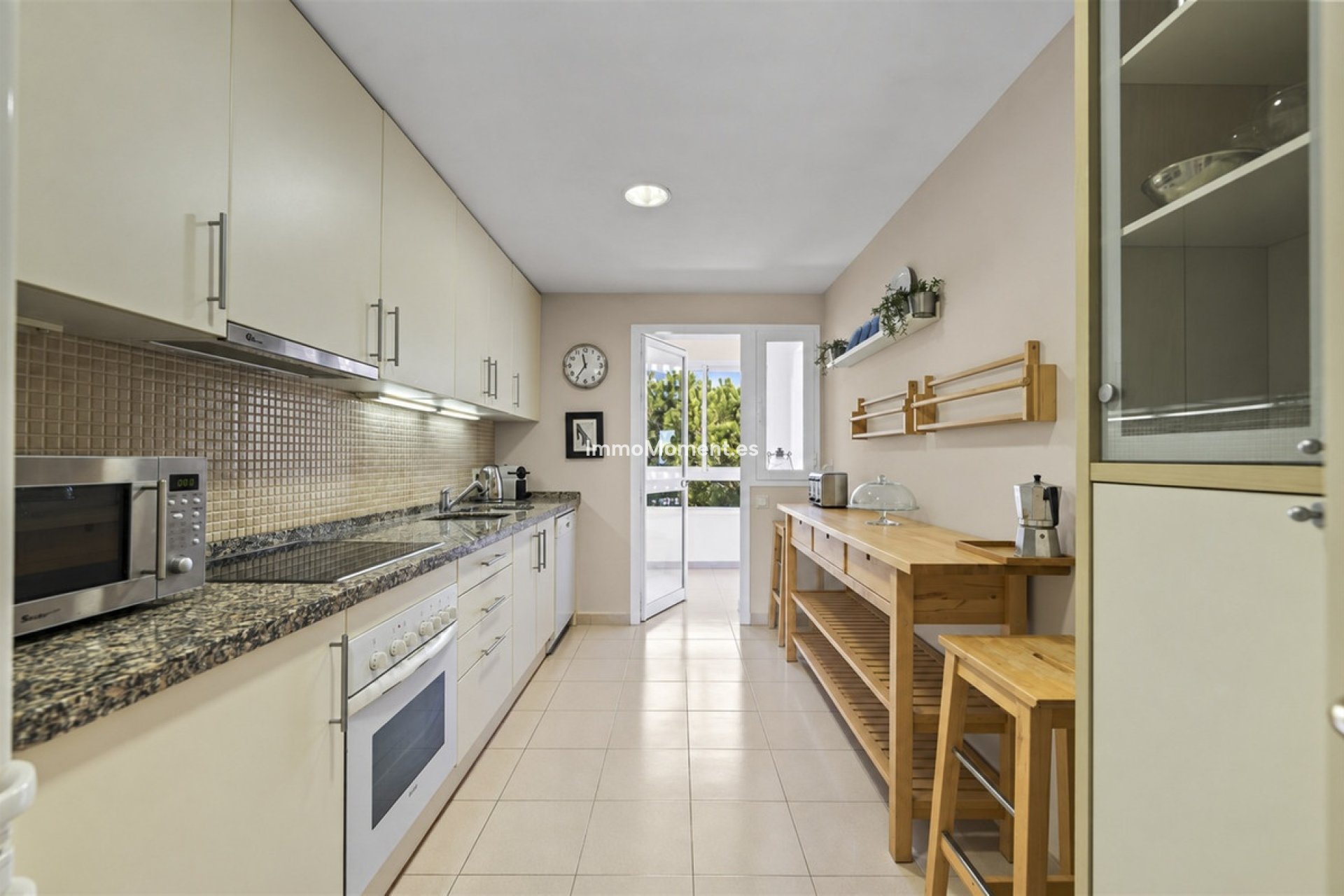 Resale - Apartment - Benahavís - Benahavís Centro