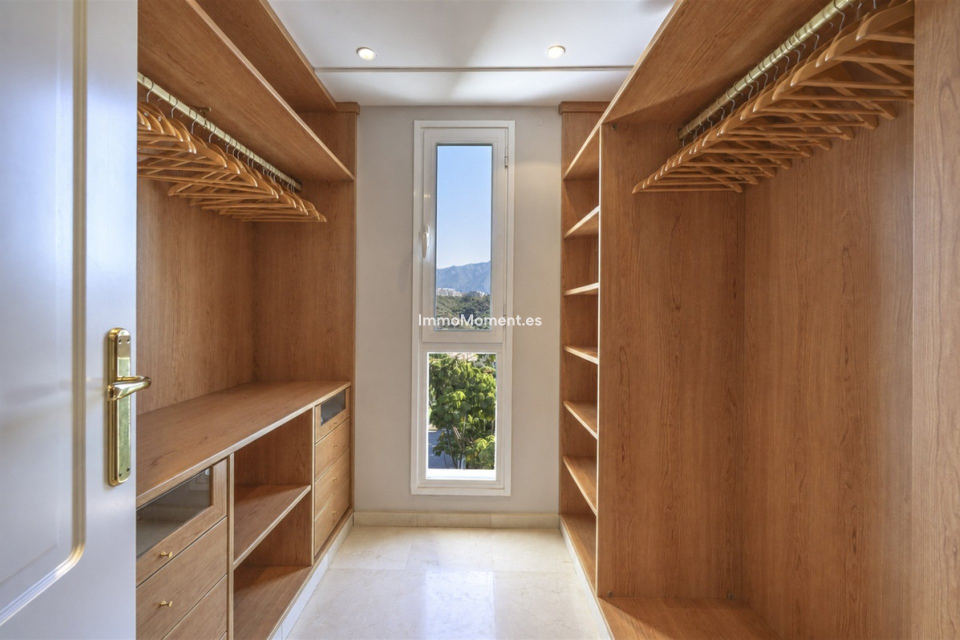 Resale - Apartment - Benahavís - Benahavís Centro
