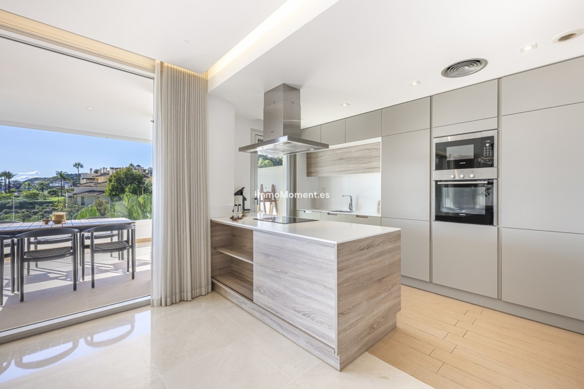 Resale - Apartment - Benahavís - Benahavís Centro