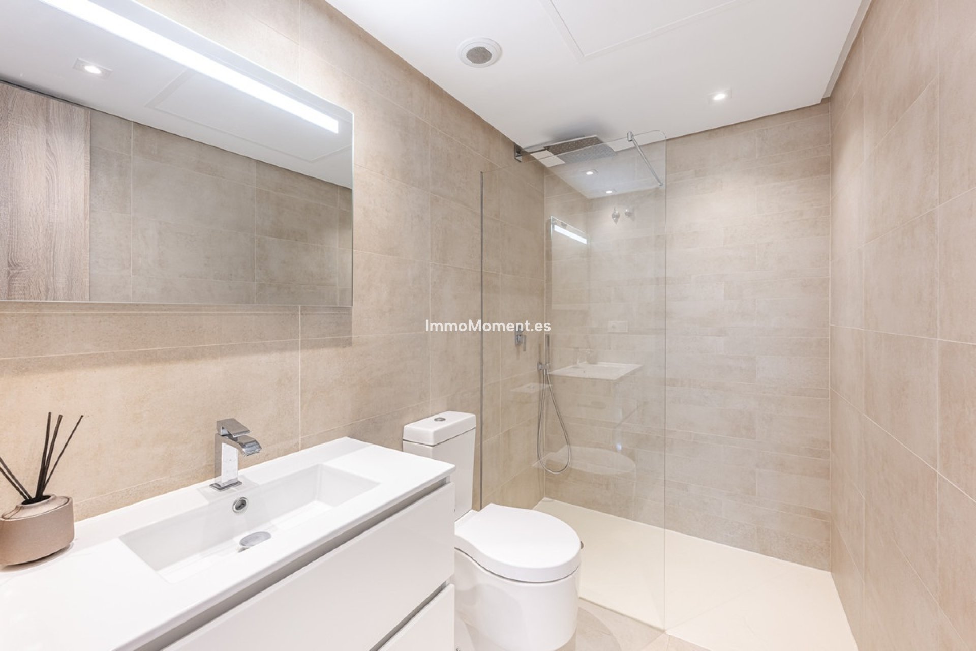 Resale - Apartment - Benahavís - Benahavís Centro