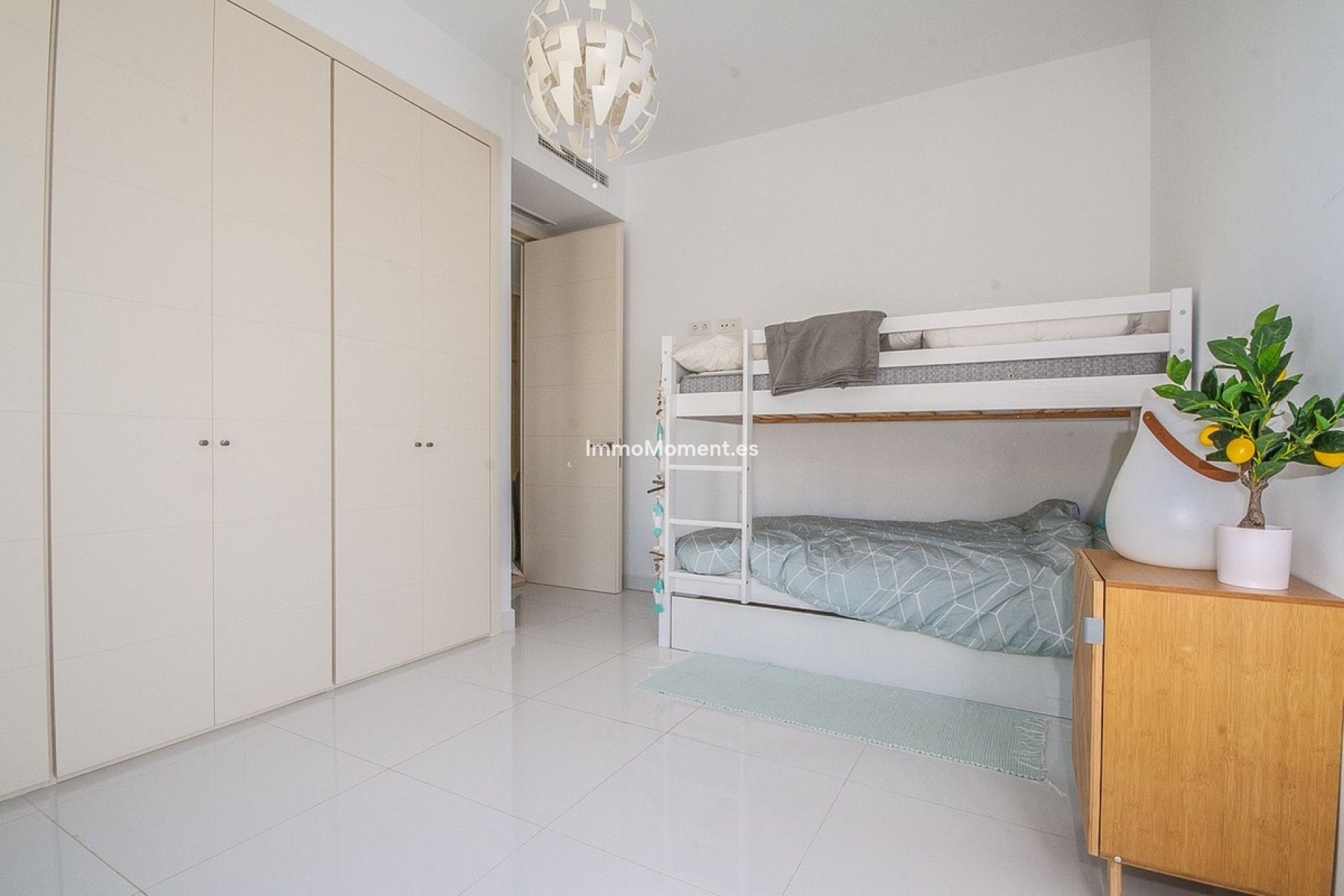 Resale - Apartment - Benahavís - Benahavís Centro
