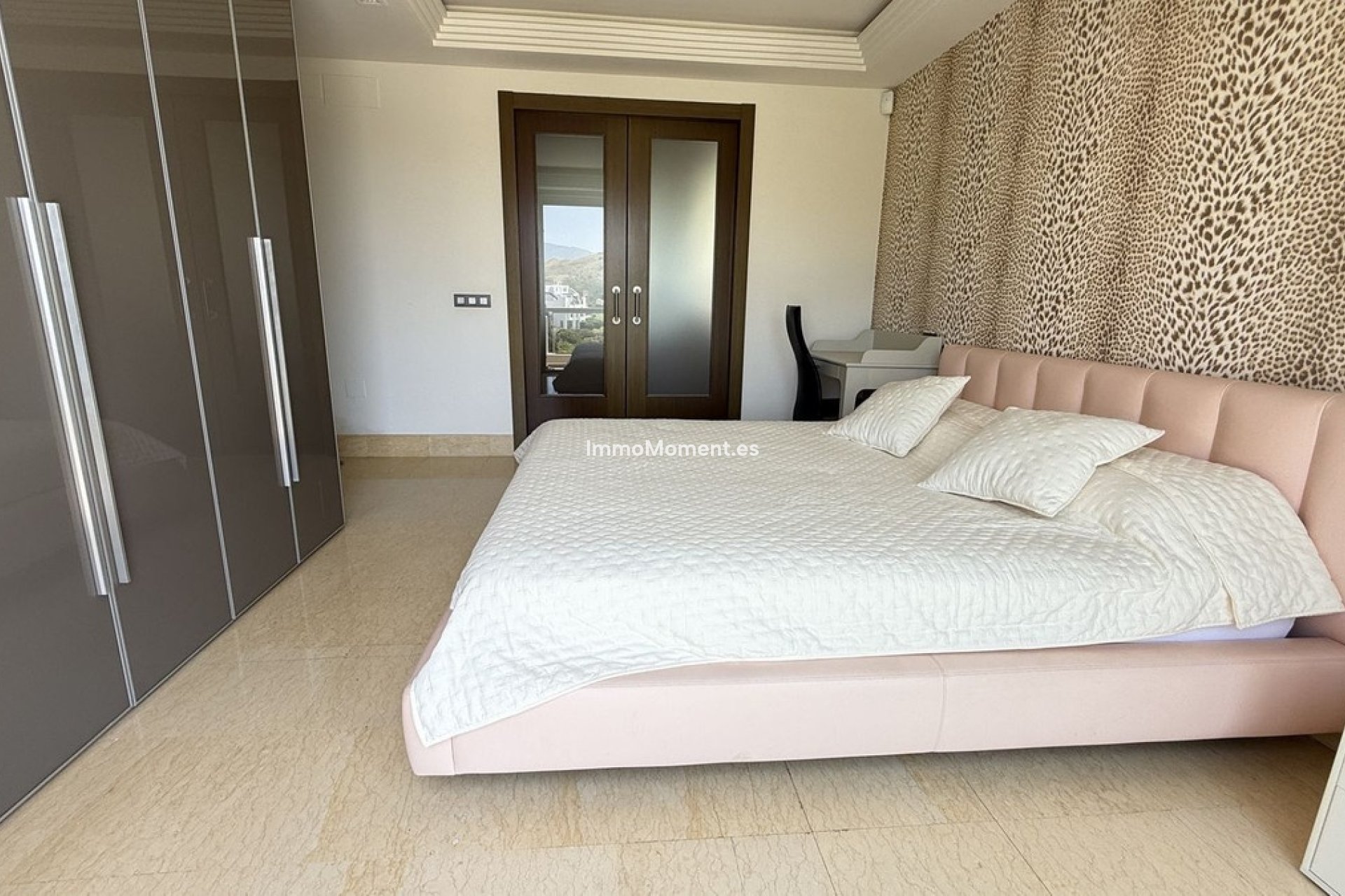 Resale - Apartment - Benahavís - Benahavís Centro