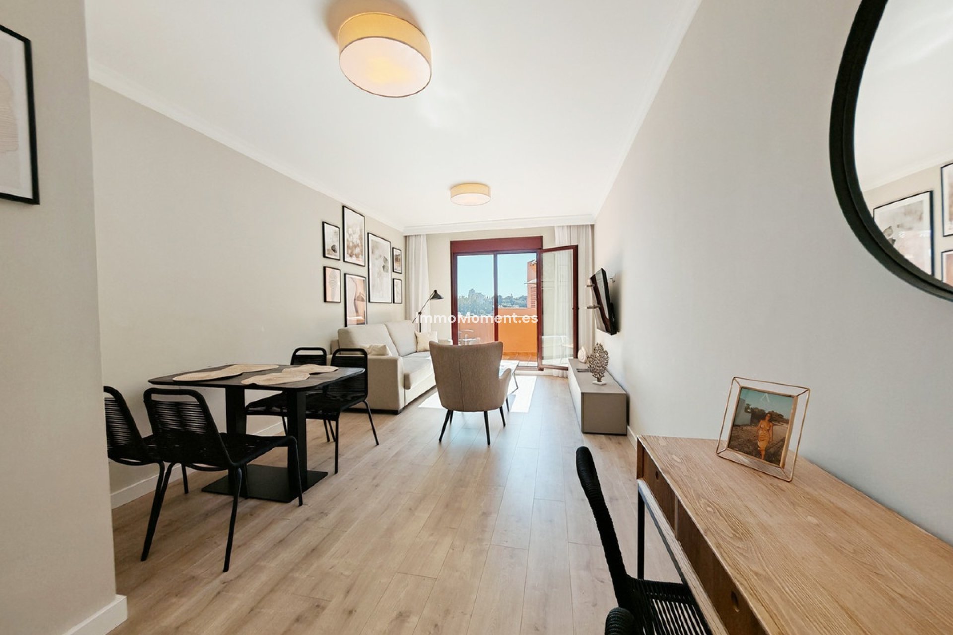 Resale - Apartment - Benahavís - Benahavís Centro