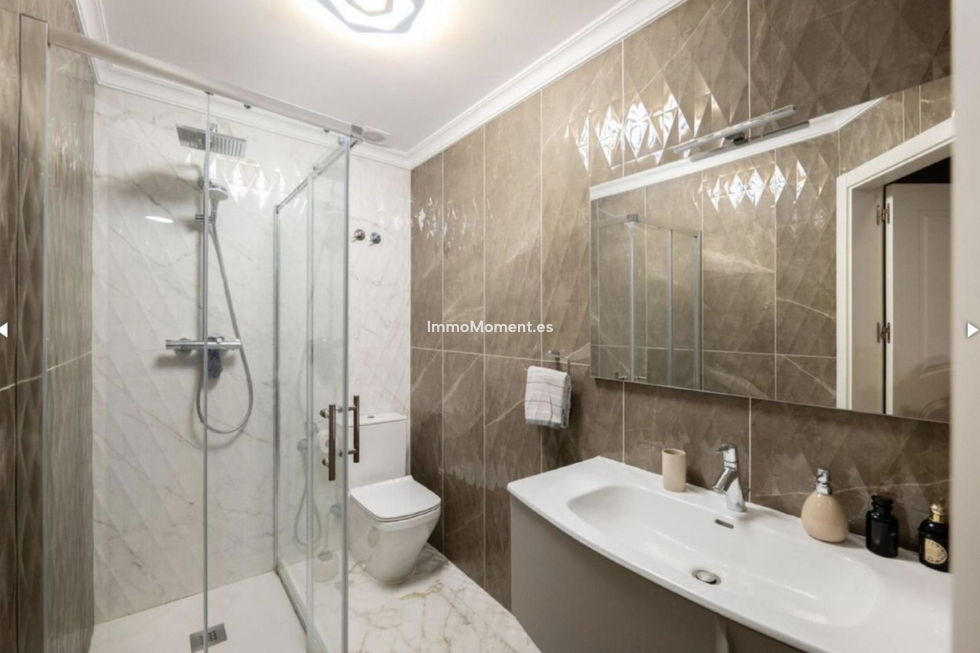 Resale - Apartment - Benahavís - Benahavís Centro