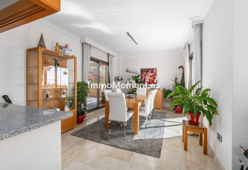 Resale - Apartment - Benahavís - Benahavís Centro
