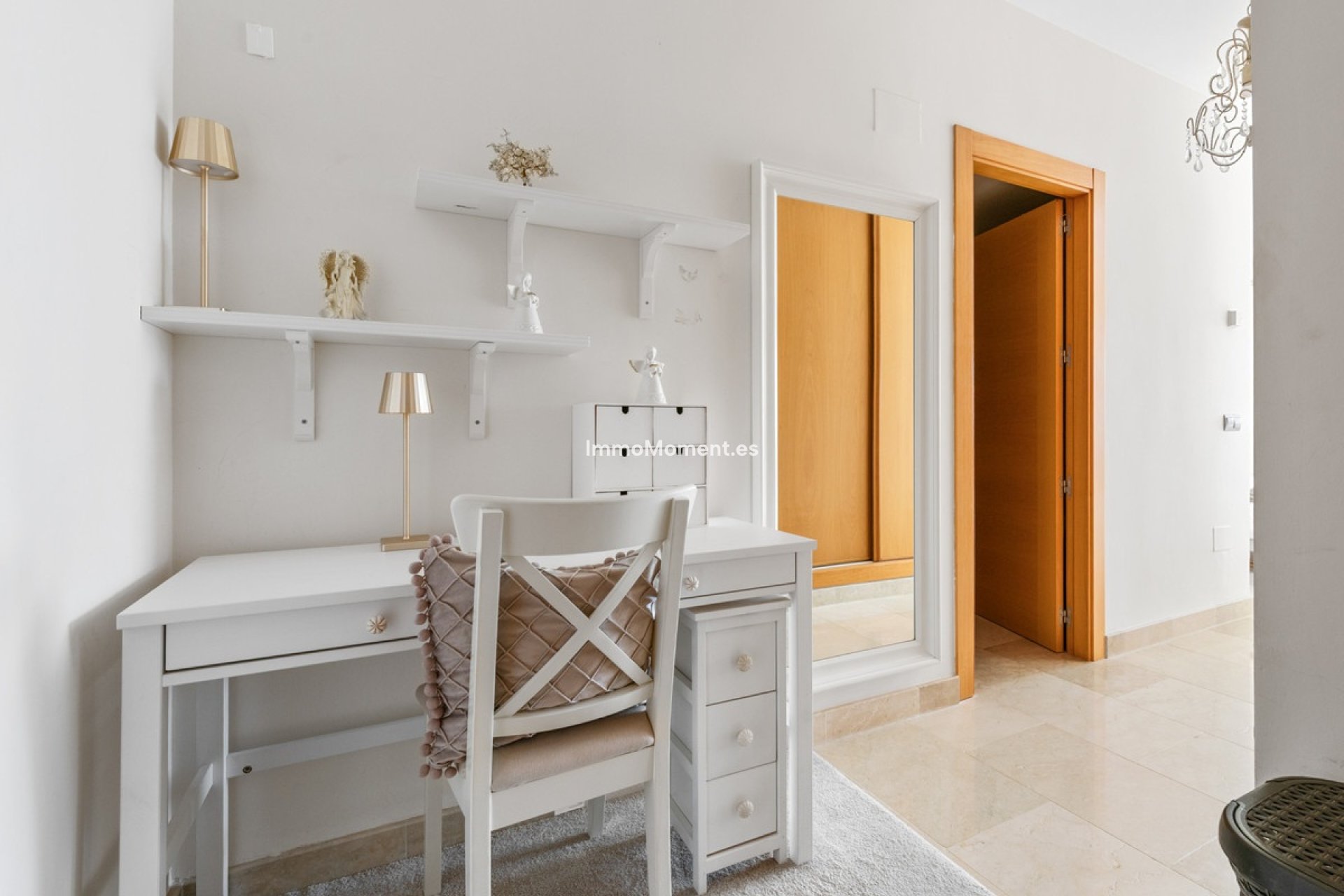 Resale - Apartment - Benahavís - Benahavís Centro