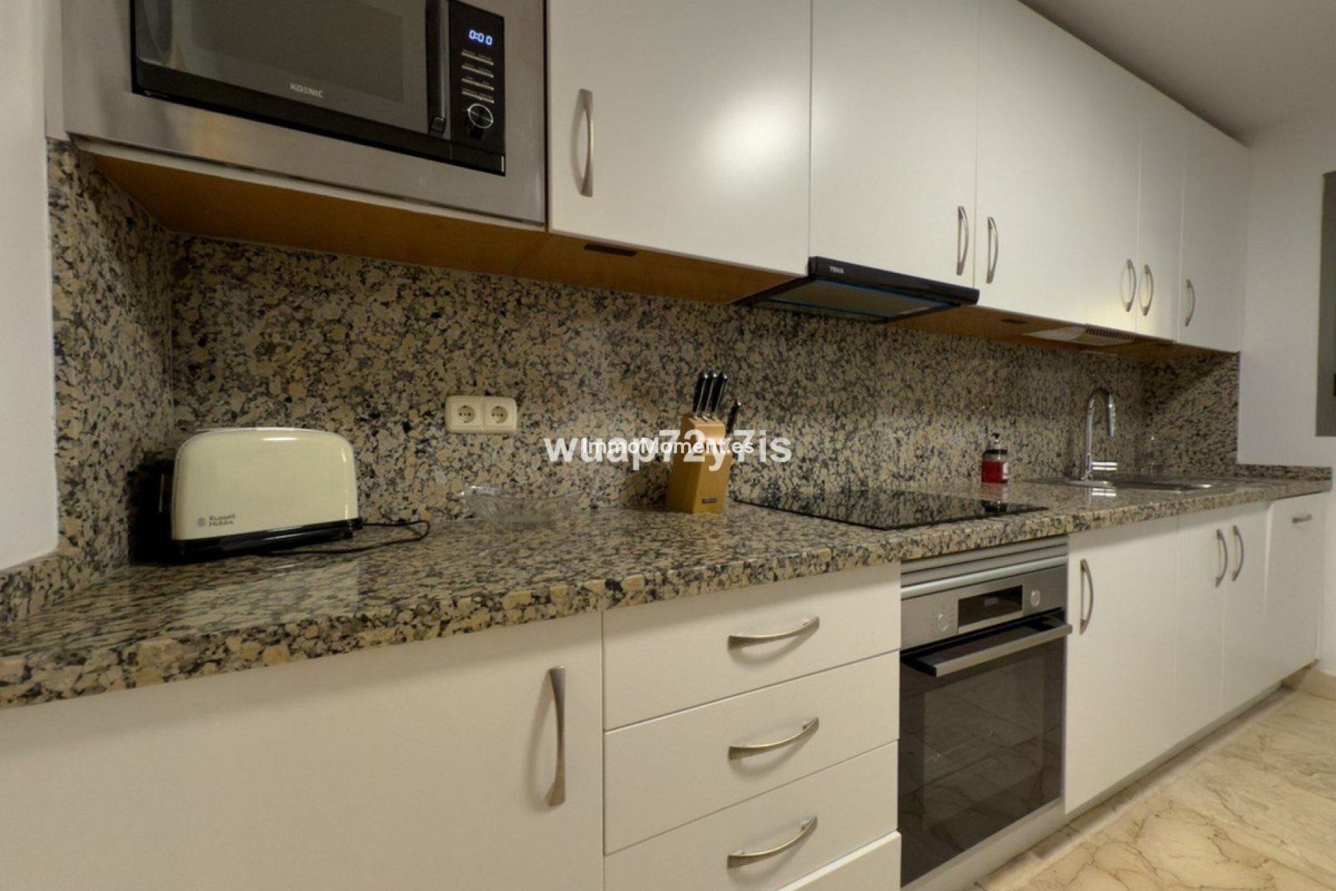 Resale - Apartment - Benahavís - Benahavís Centro