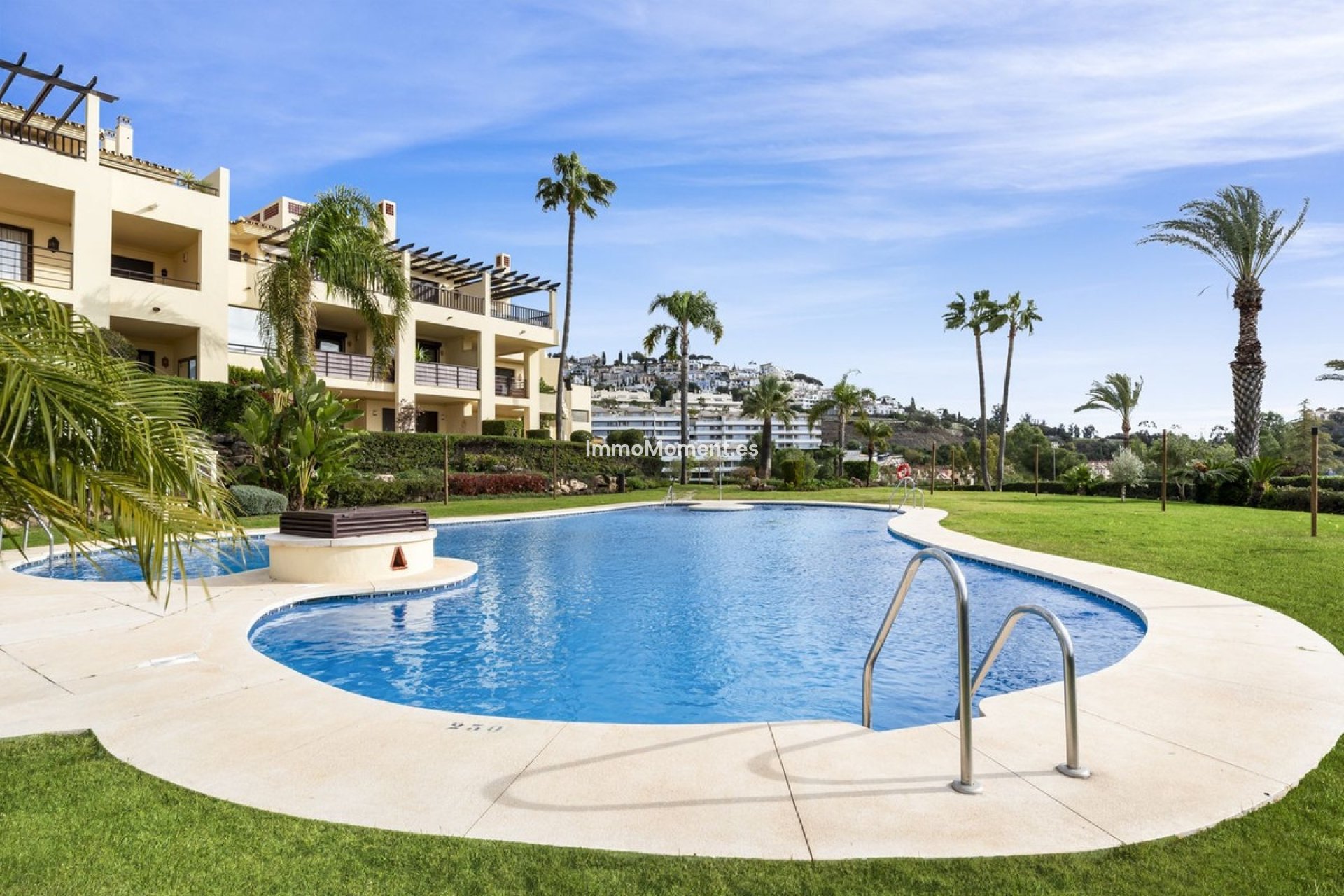 Resale - Apartment - Benahavís - Benahavís Centro