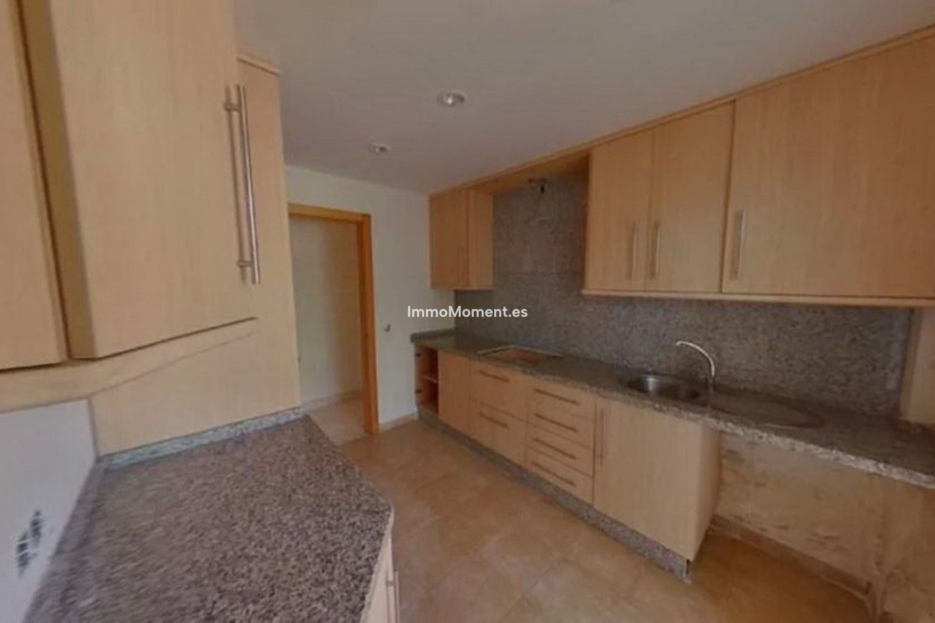 Resale - Apartment - Benahavís - Benahavís Centro