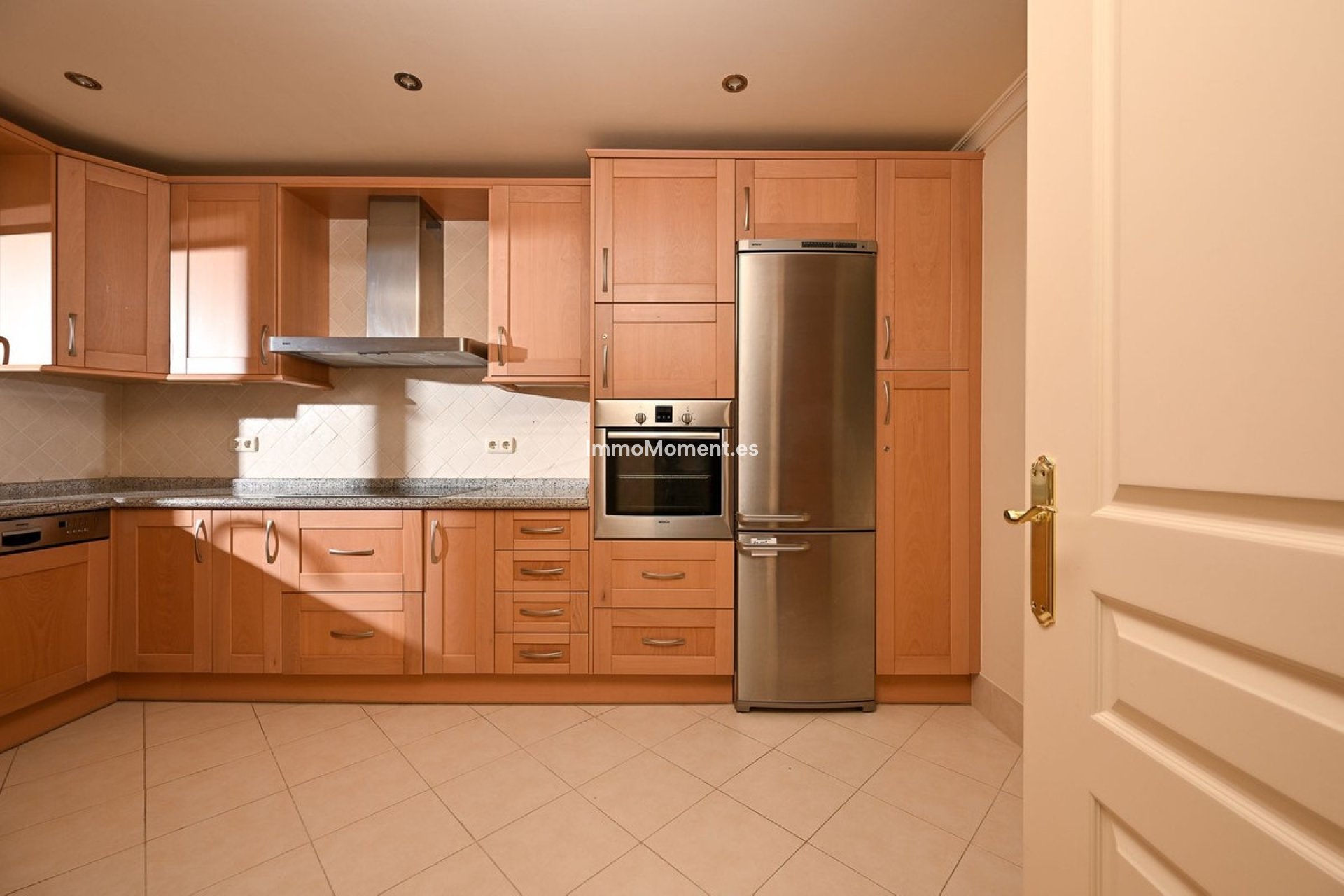 Resale - Apartment - Benahavís - Benahavís Centro