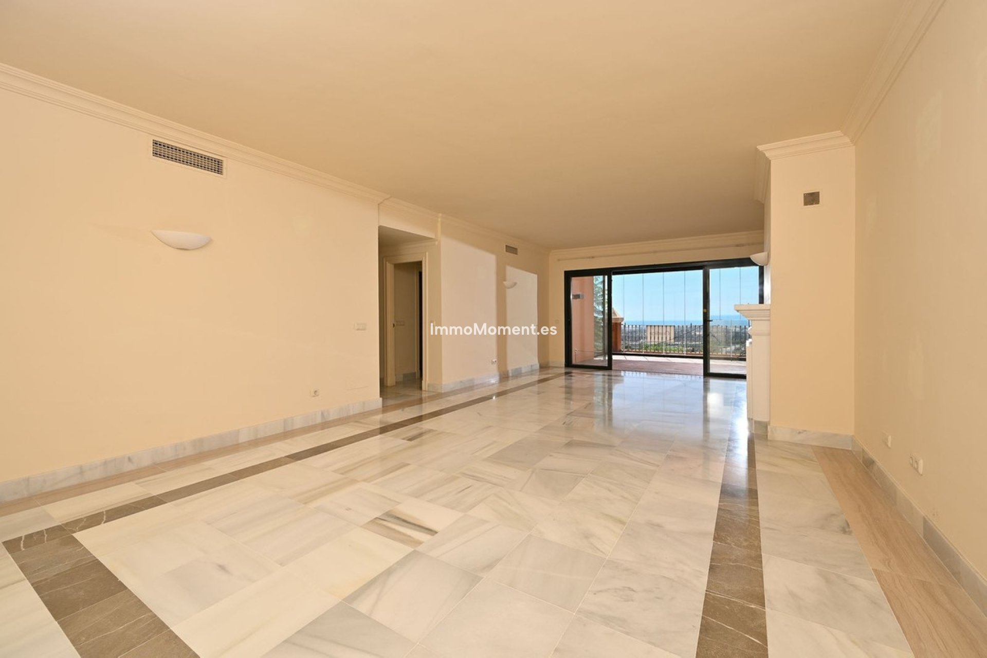 Resale - Apartment - Benahavís - Benahavís Centro