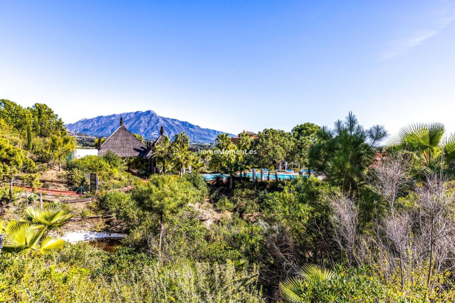 Resale - Apartment - Benahavís - Benahavís Centro