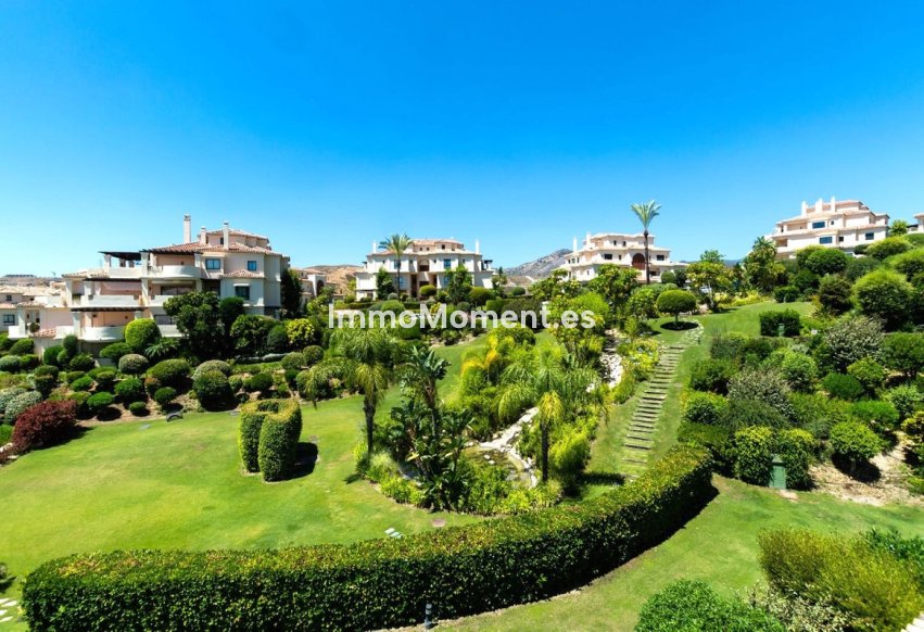 Resale - Apartment - Benahavís - Benahavís Centro