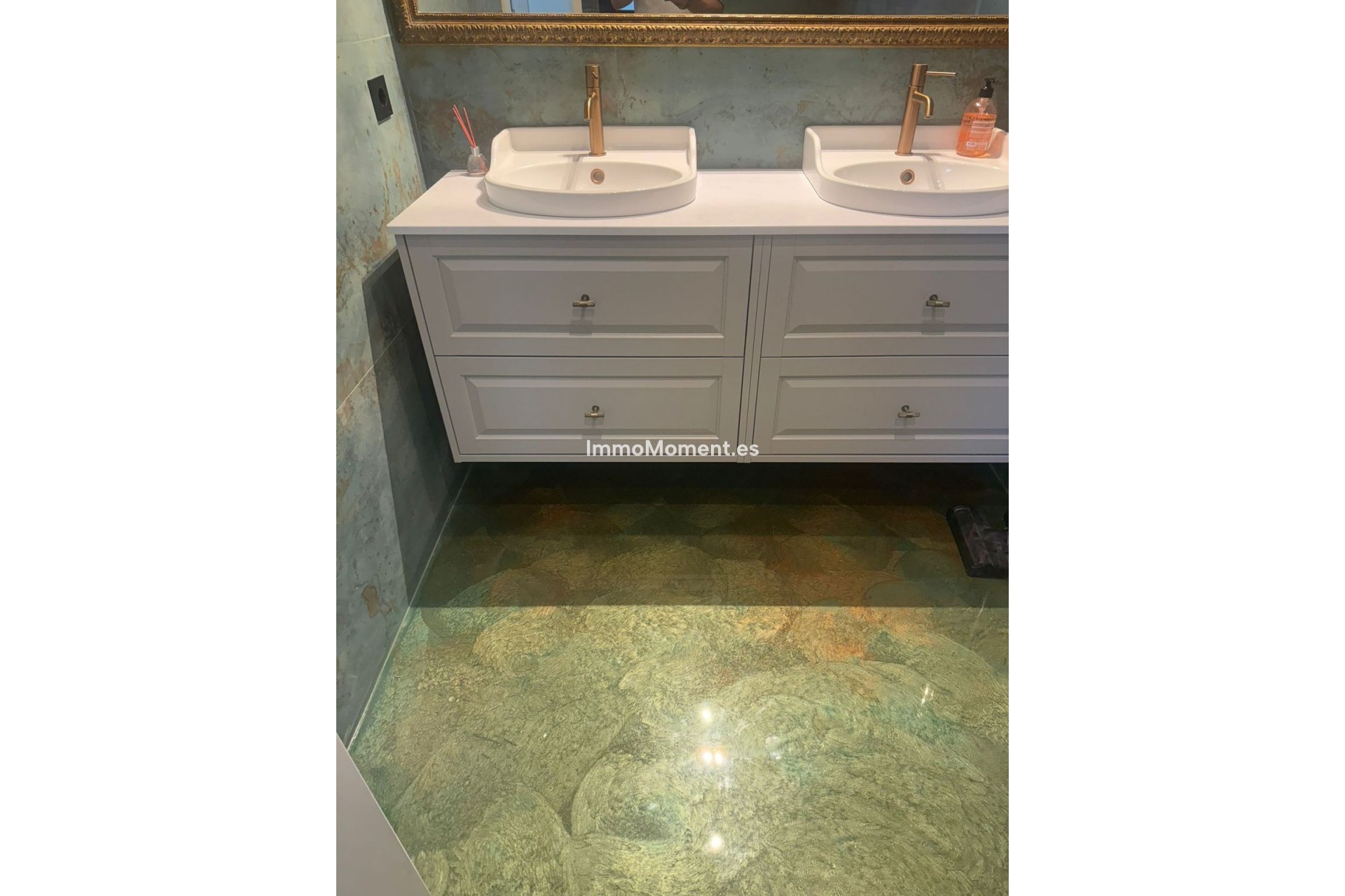 Resale - Apartment - Benahavís - Benahavís Centro