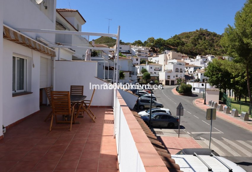 Resale - Apartment - Benahavís - Benahavís Centro