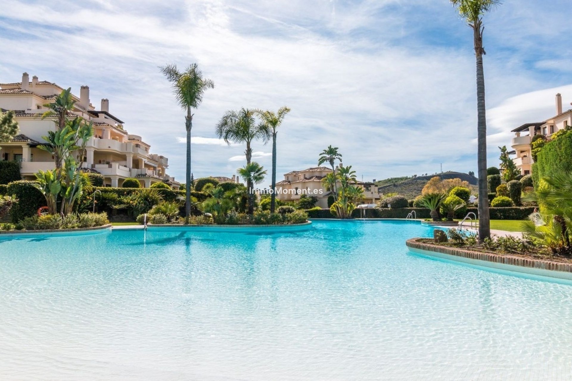 Resale - Apartment - Benahavís - Benahavís Centro