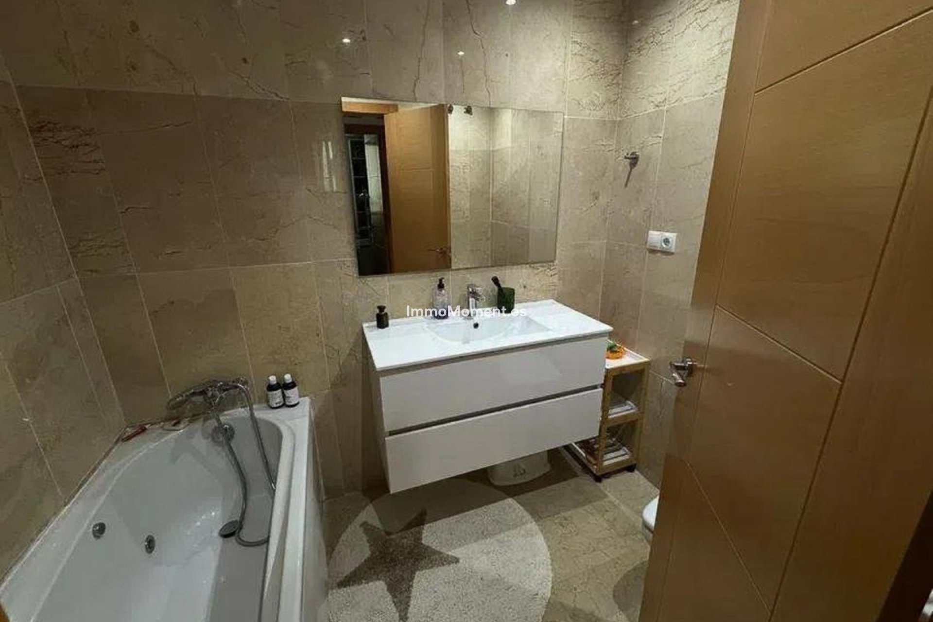 Resale - Apartment - Benahavís - Benahavís Centro