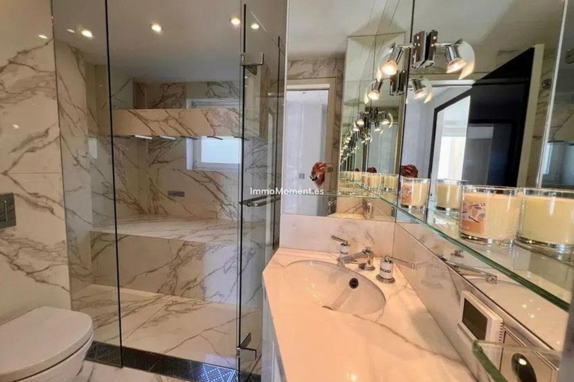 Resale - Apartment - Benahavís - Benahavís Centro