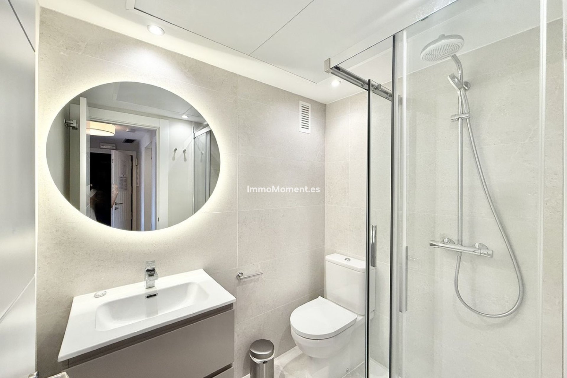 Resale - Apartment - Benahavís - Benahavís Centro