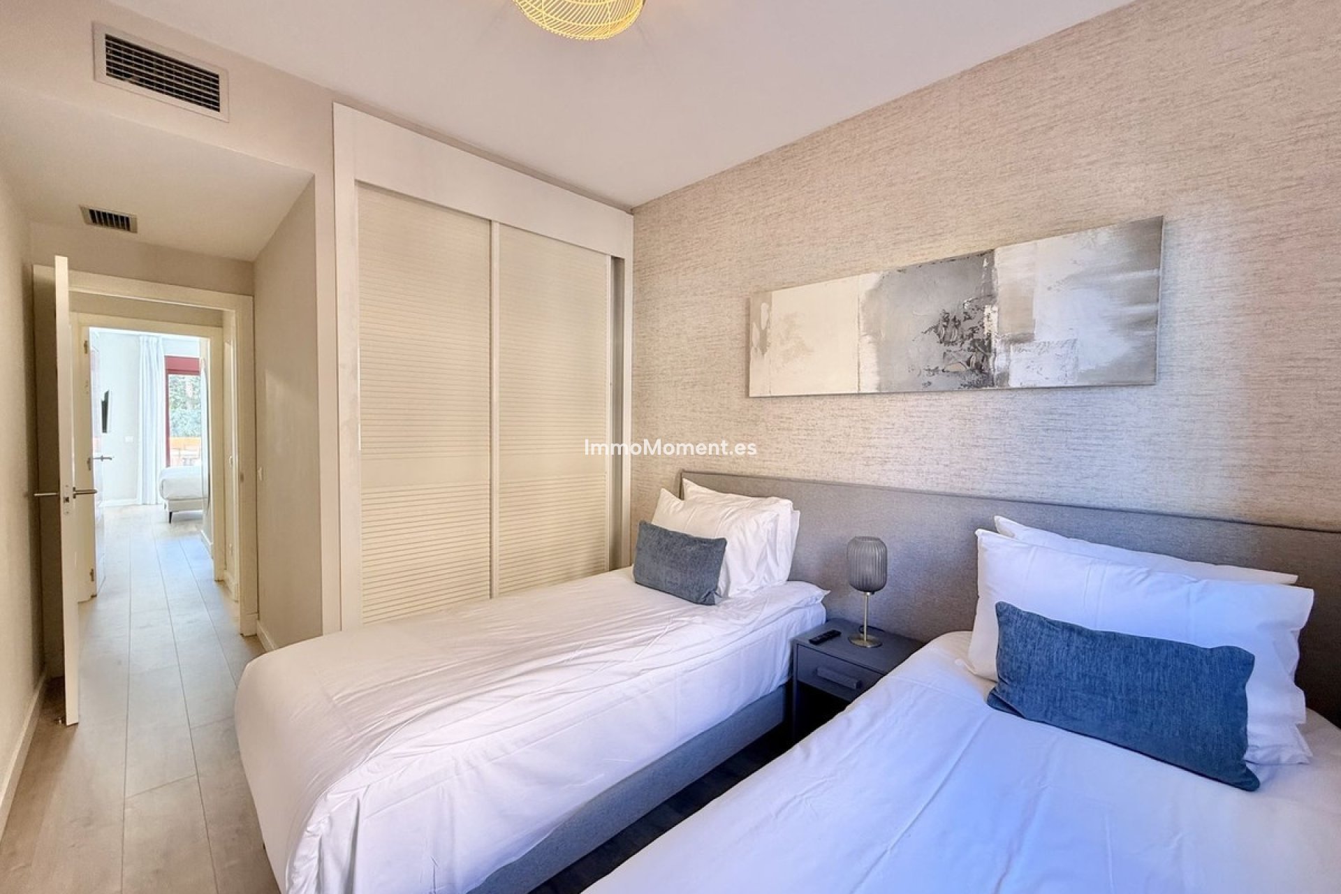 Resale - Apartment - Benahavís - Benahavís Centro