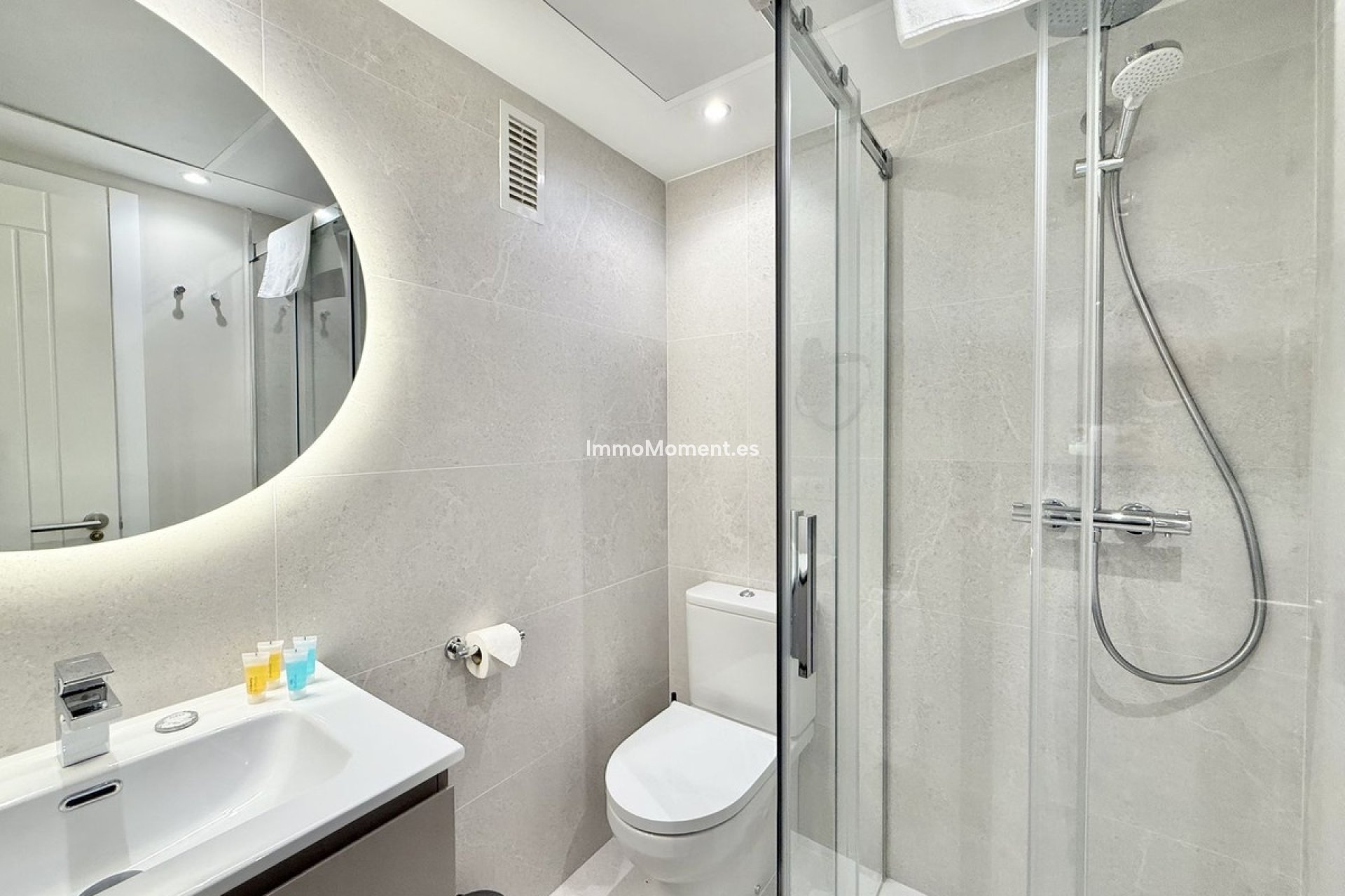 Resale - Apartment - Benahavís - Benahavís Centro