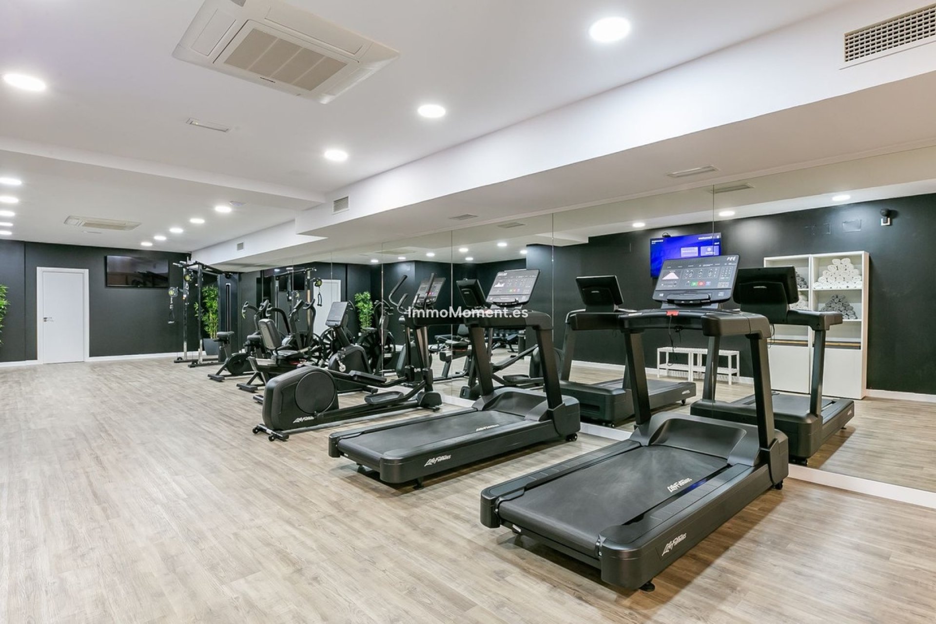 Resale - Apartment - Benahavís - Benahavís Centro