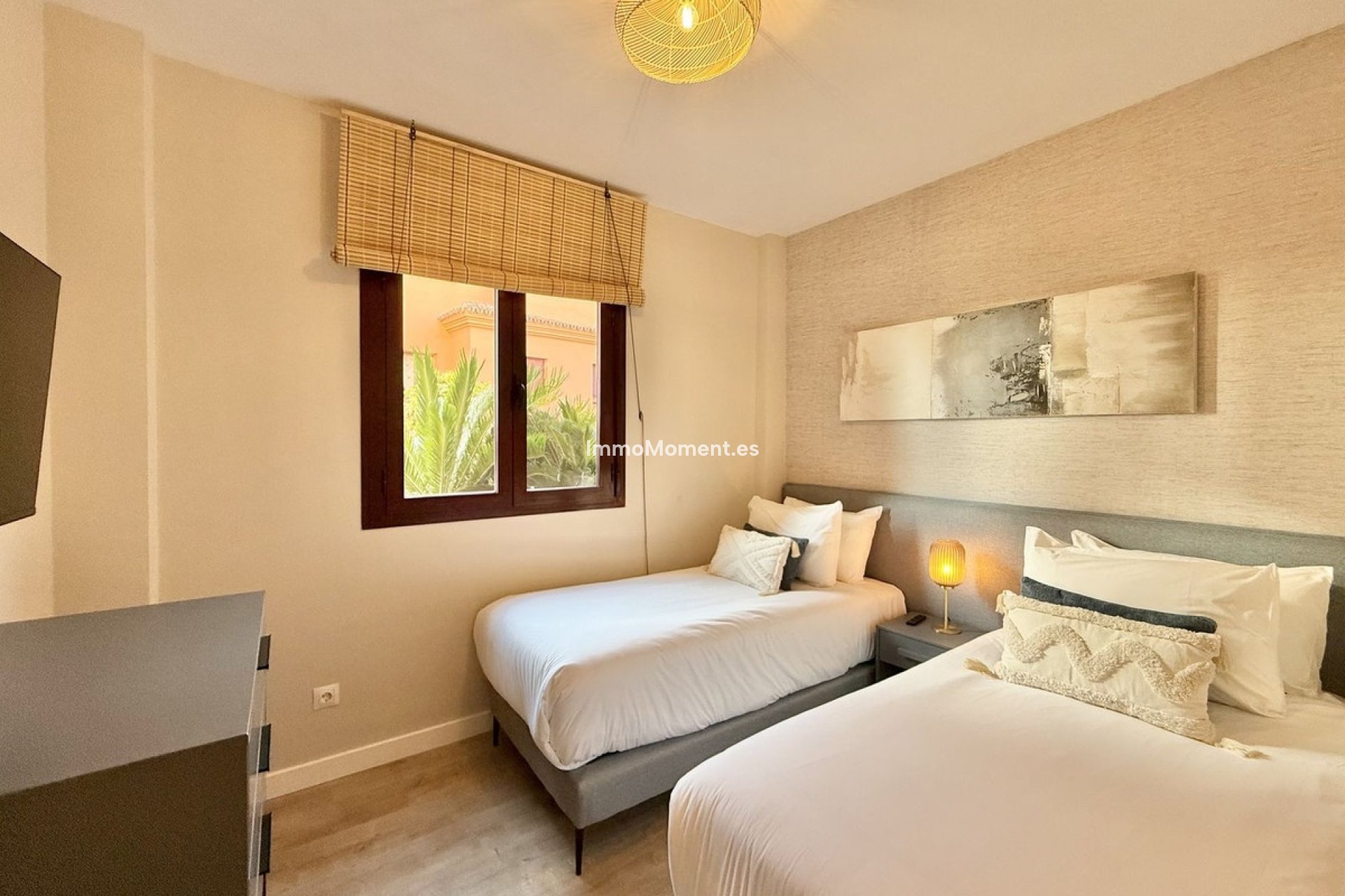 Resale - Apartment - Benahavís - Benahavís Centro