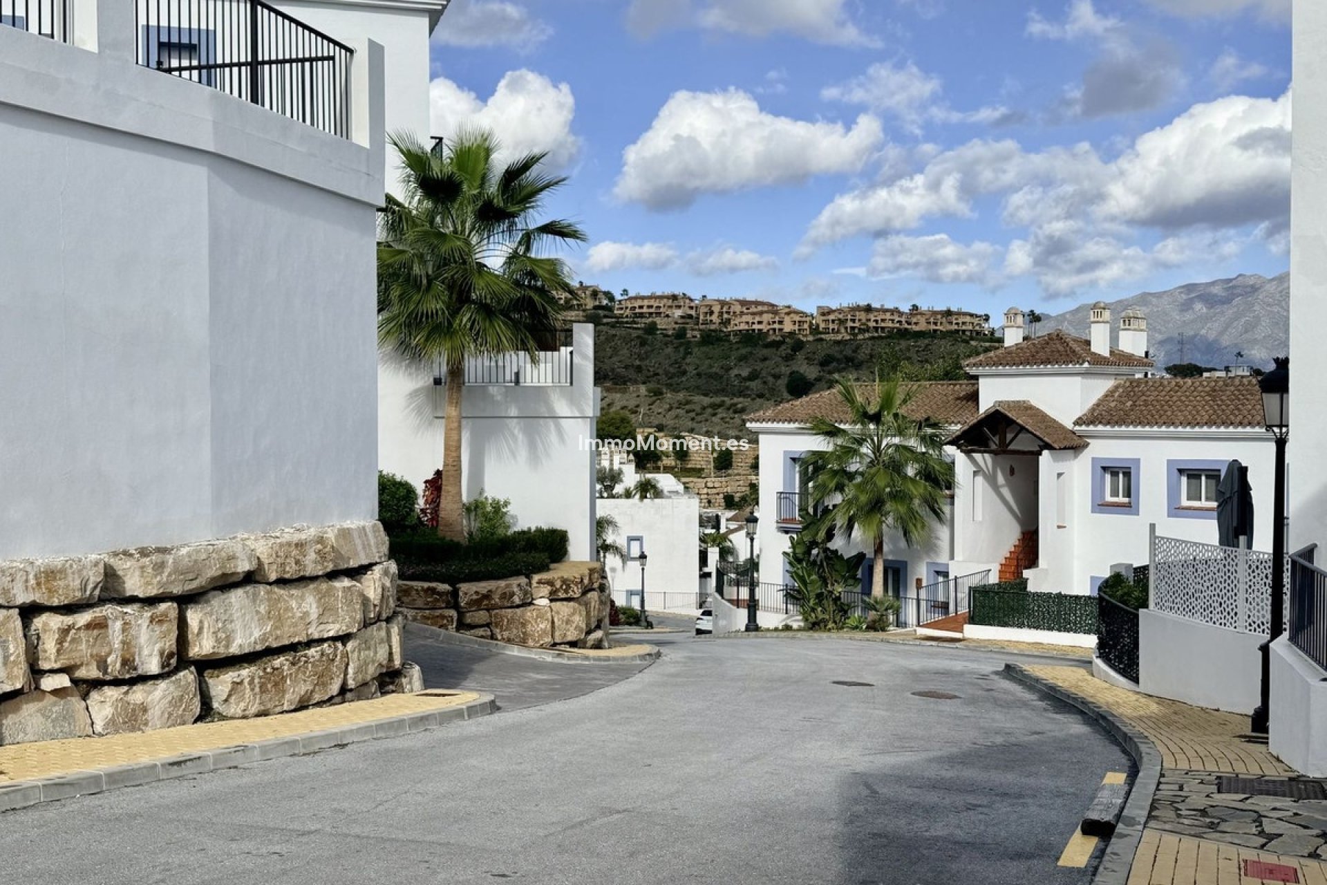 Resale - Apartment - Benahavís - Benahavís Centro