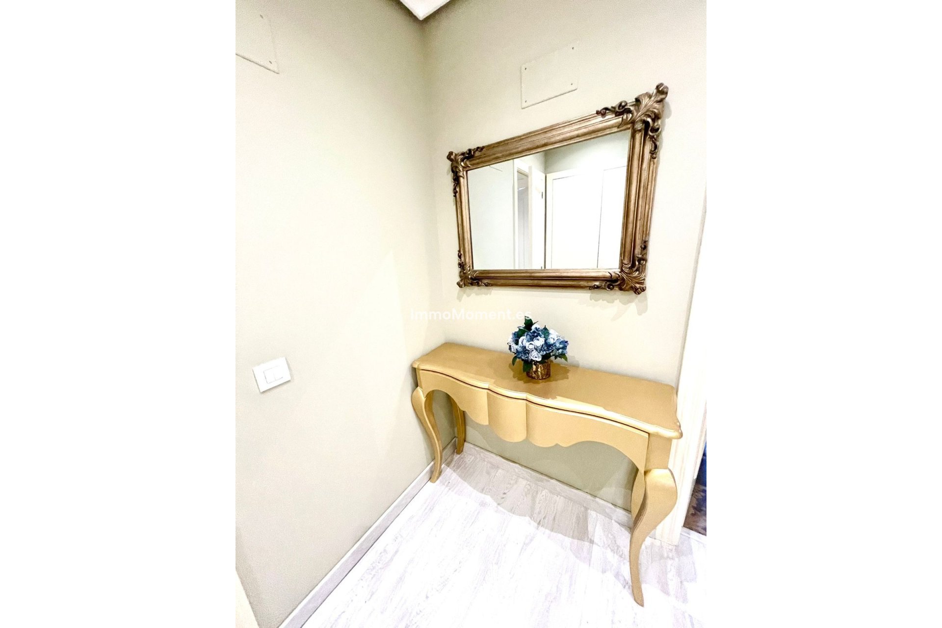 Resale - Apartment - Benahavís - Benahavís Centro