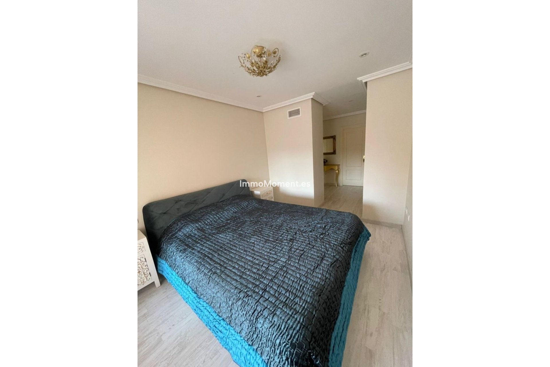 Resale - Apartment - Benahavís - Benahavís Centro