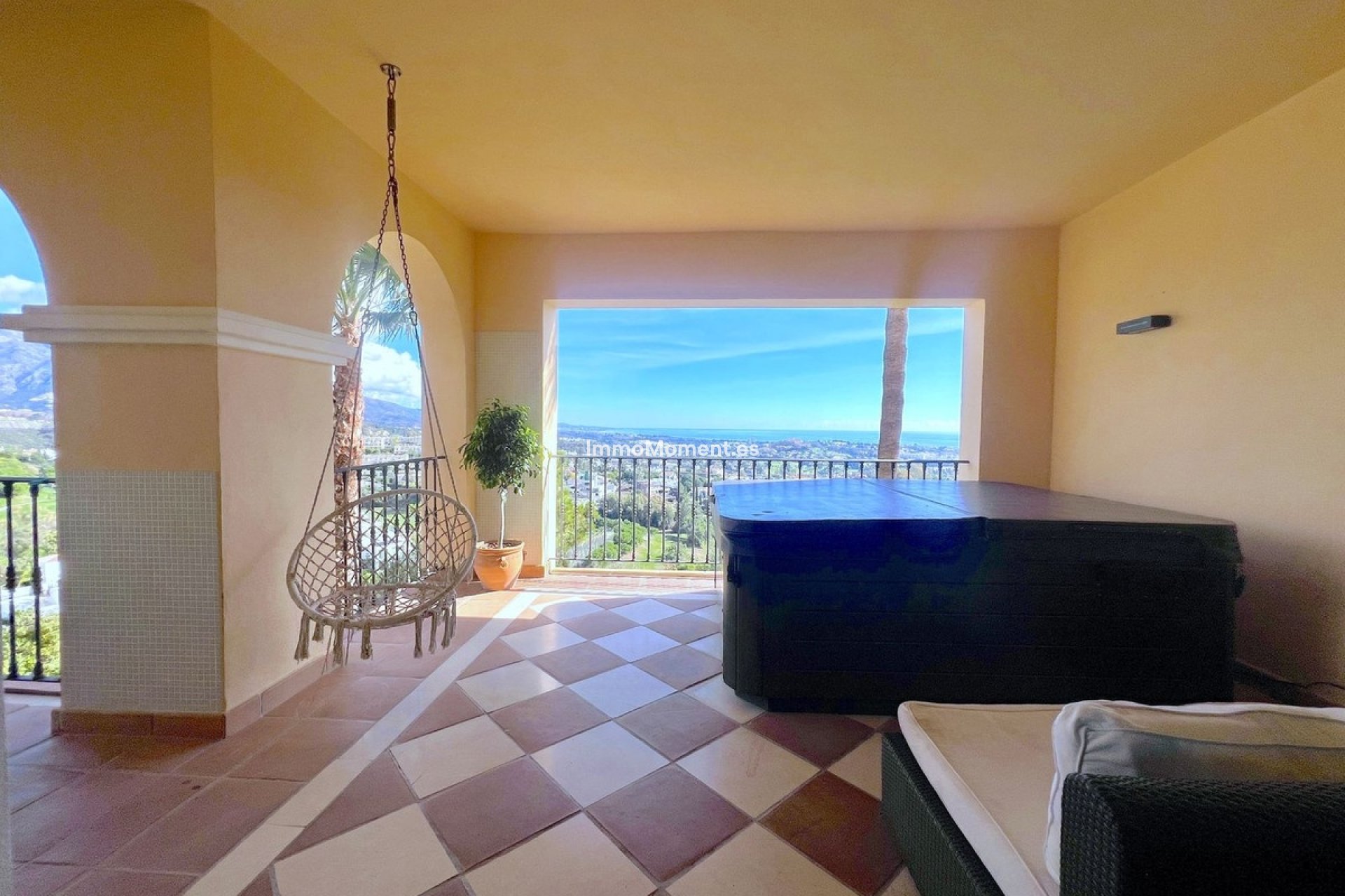 Resale - Apartment - Benahavís - Benahavís Centro