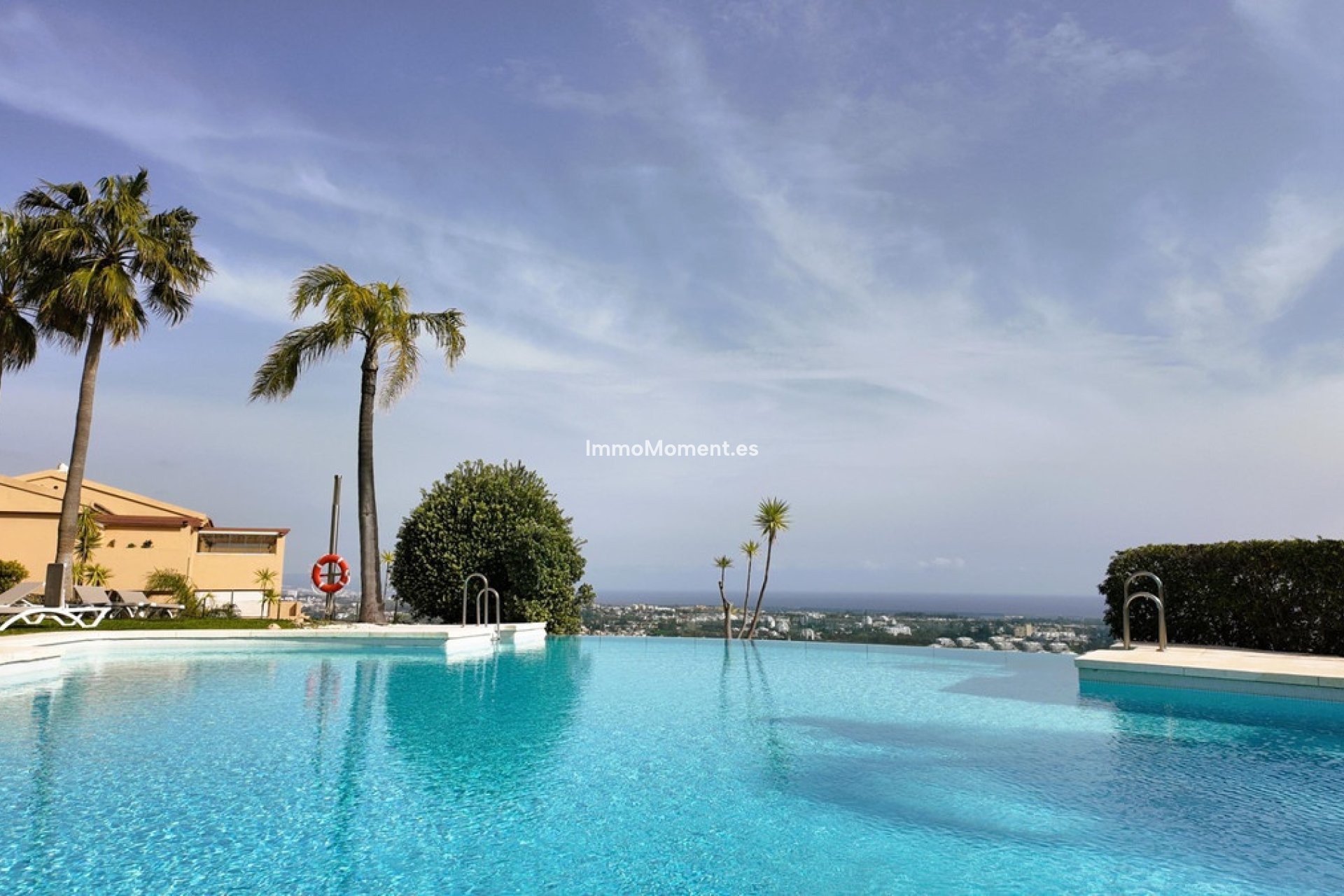 Resale - Apartment - Benahavís - Benahavís Centro