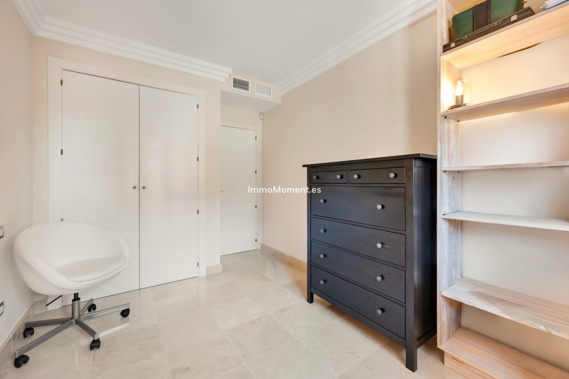 Resale - Apartment - Benahavís - Benahavís Centro