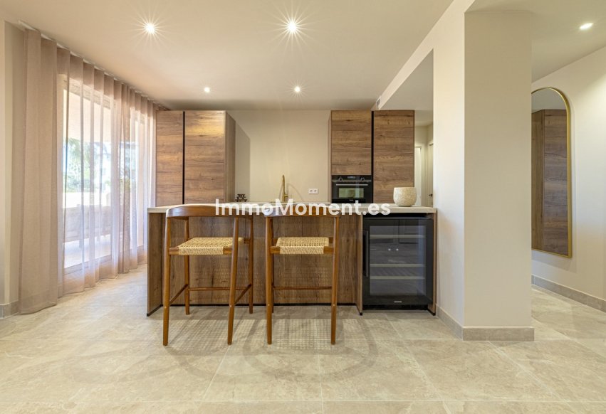 Resale - Apartment - Benahavís - Benahavís Centro