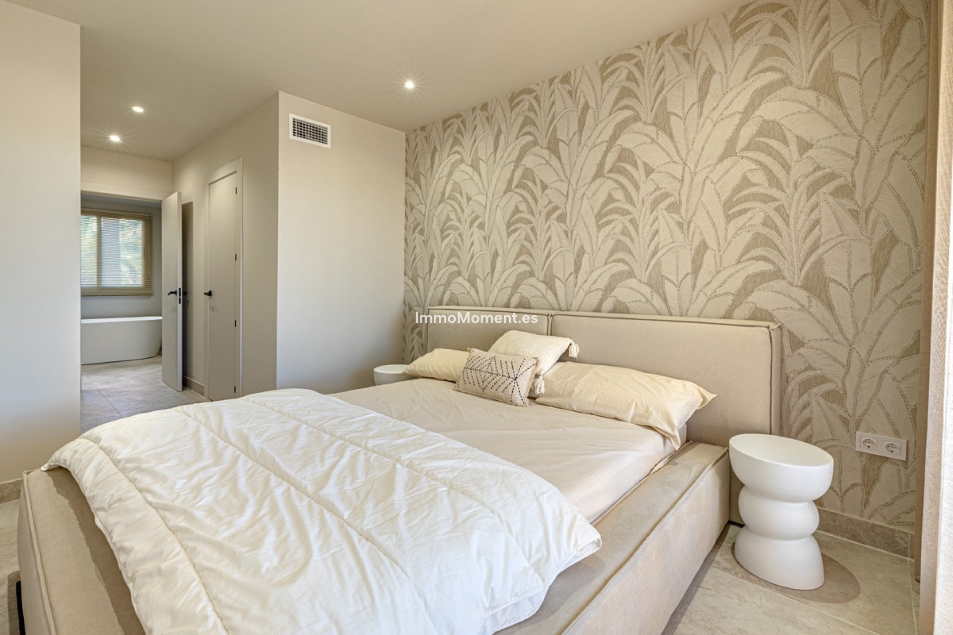 Resale - Apartment - Benahavís - Benahavís Centro