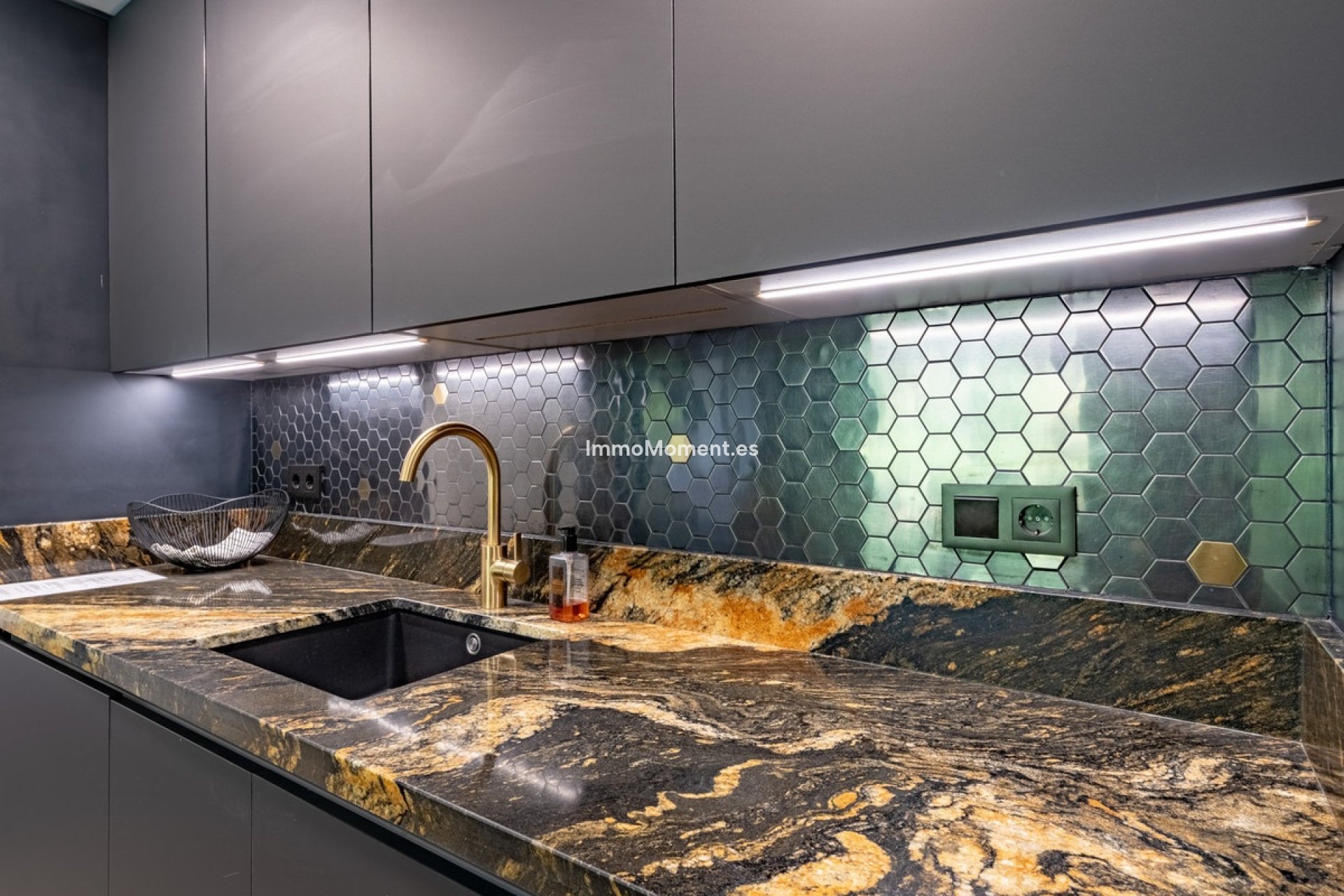 Resale - Apartment - Benahavís - Benahavís Centro