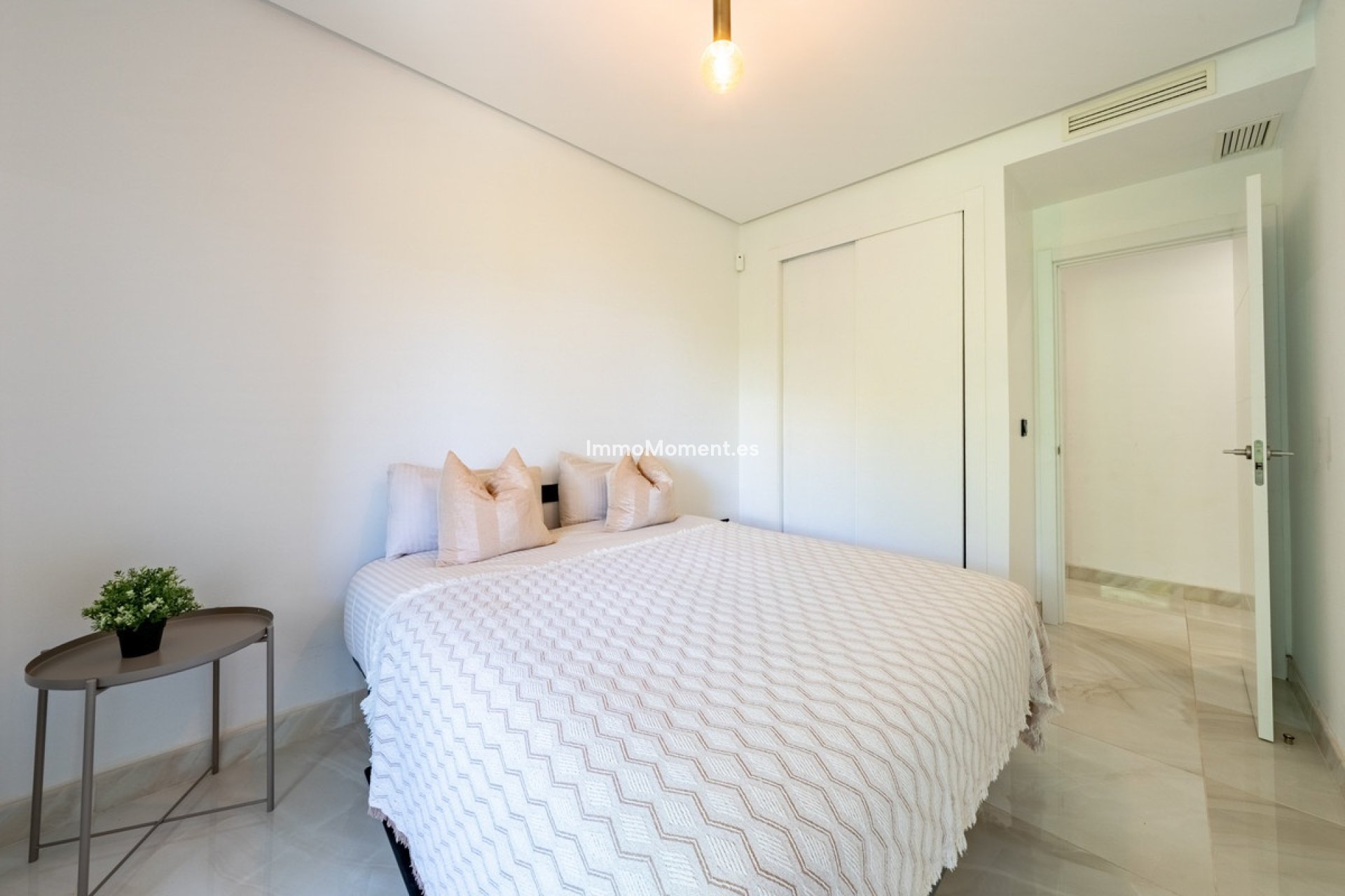 Resale - Apartment - Benahavís - Benahavís Centro