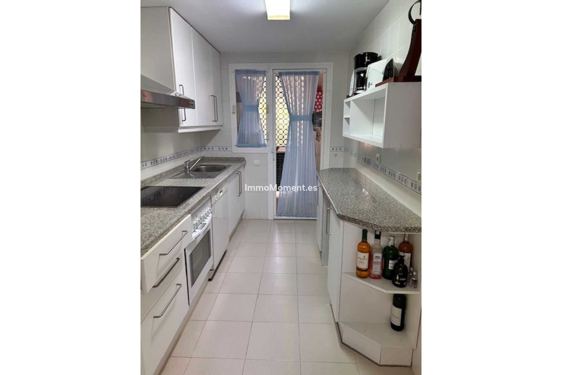 Resale - Apartment - Benahavís - Benahavís Centro