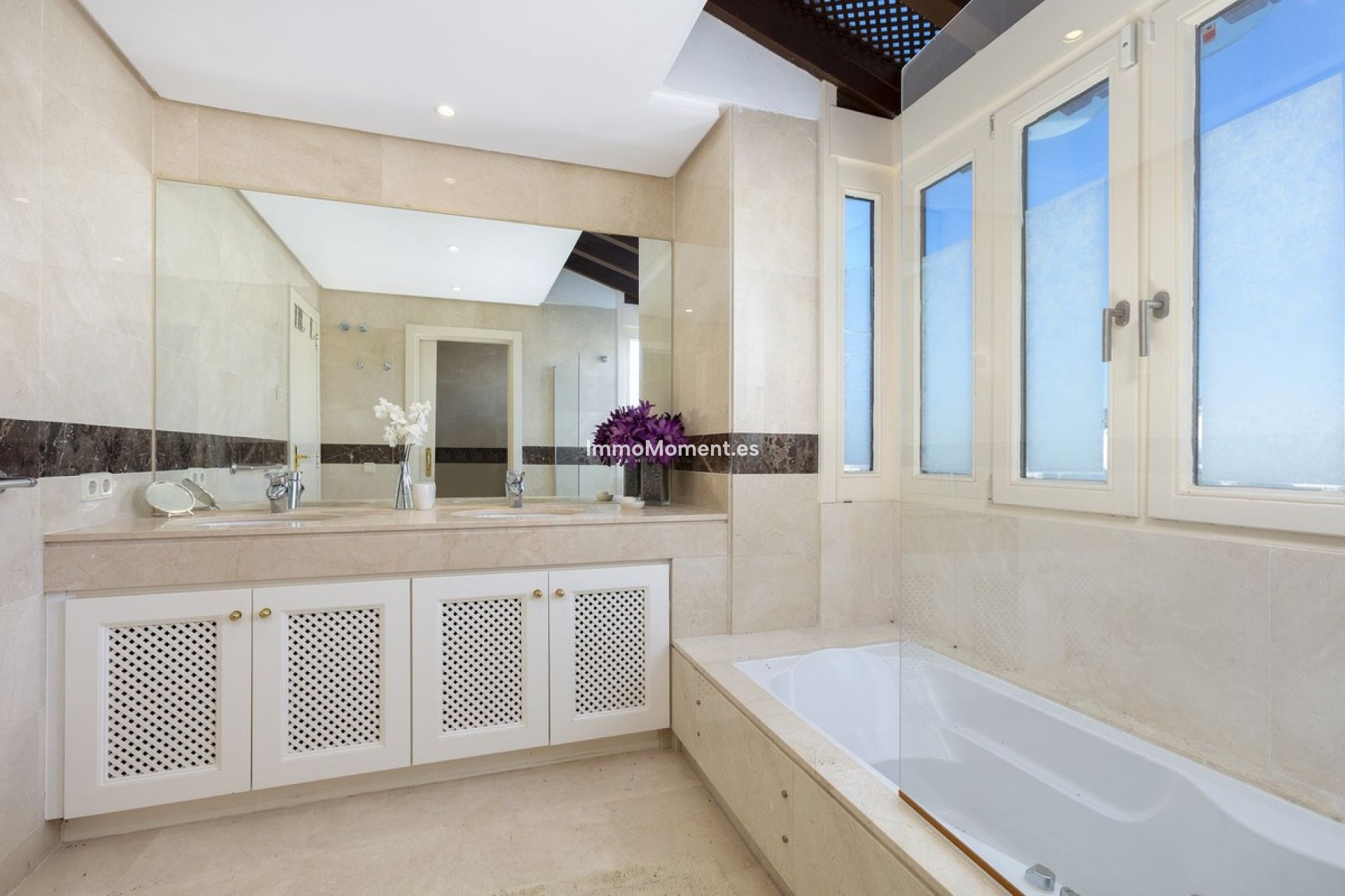 Resale - Apartment - Benahavís - Benahavís Centro