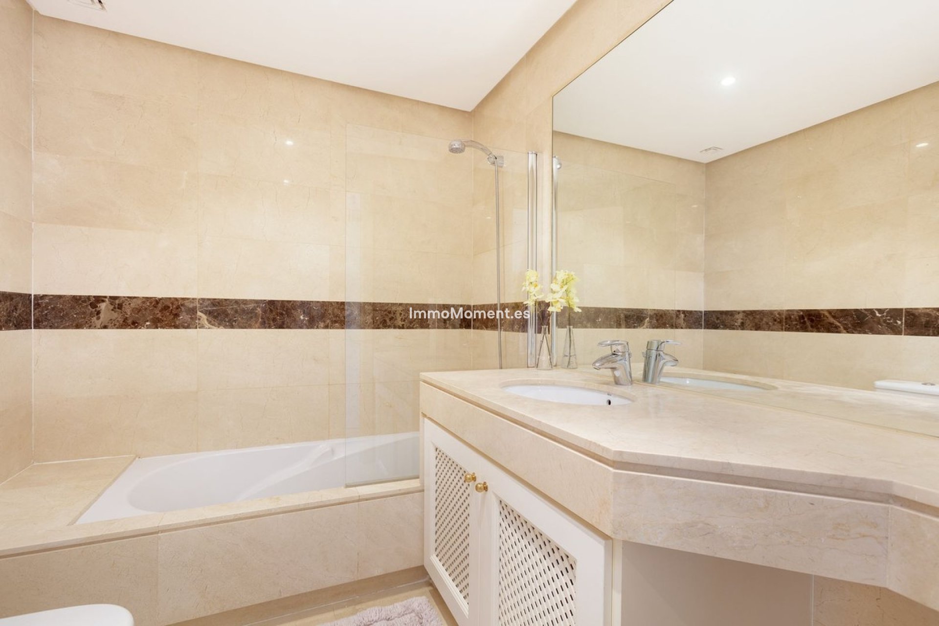 Resale - Apartment - Benahavís - Benahavís Centro