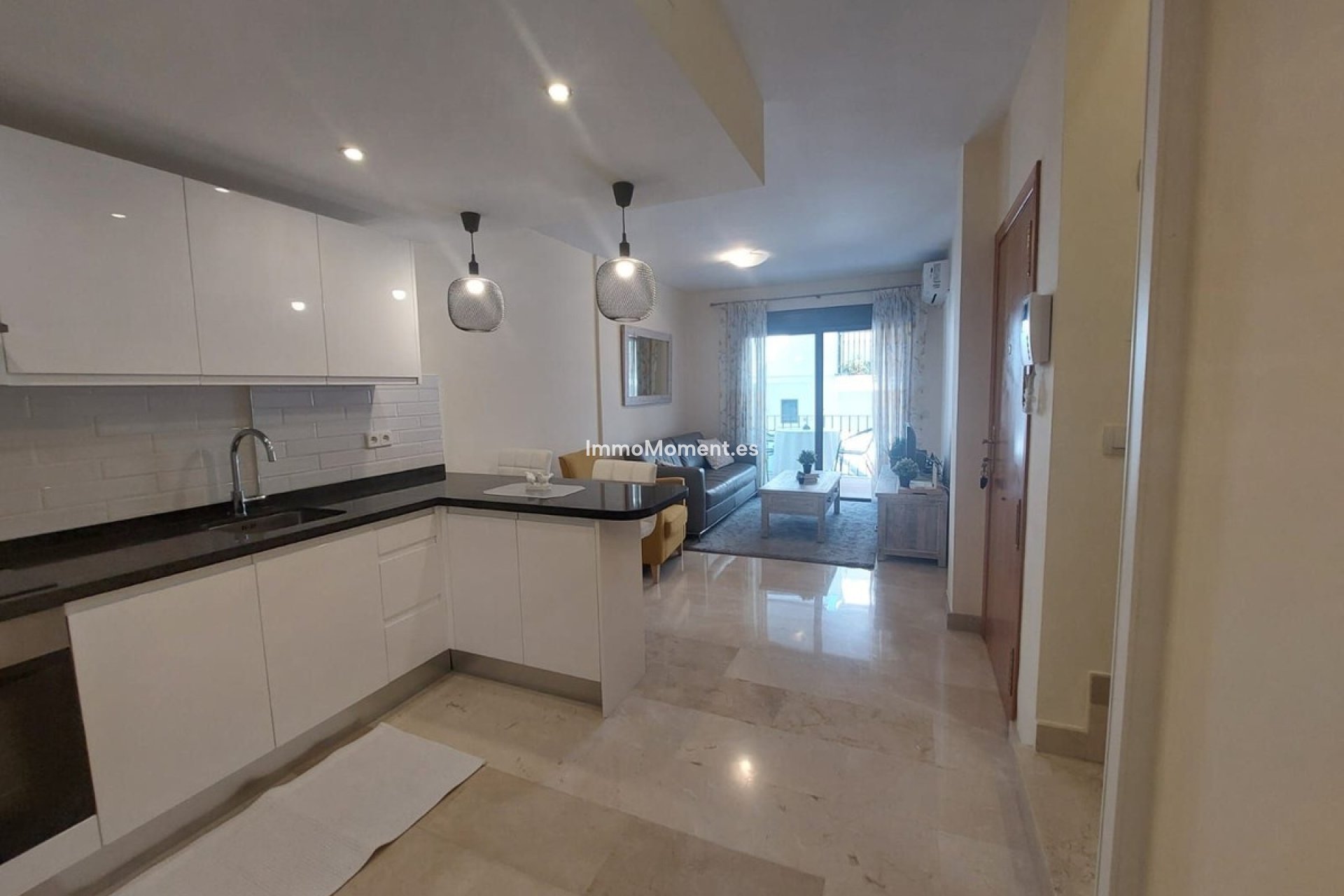 Resale - Apartment - Benahavís - Benahavís Centro