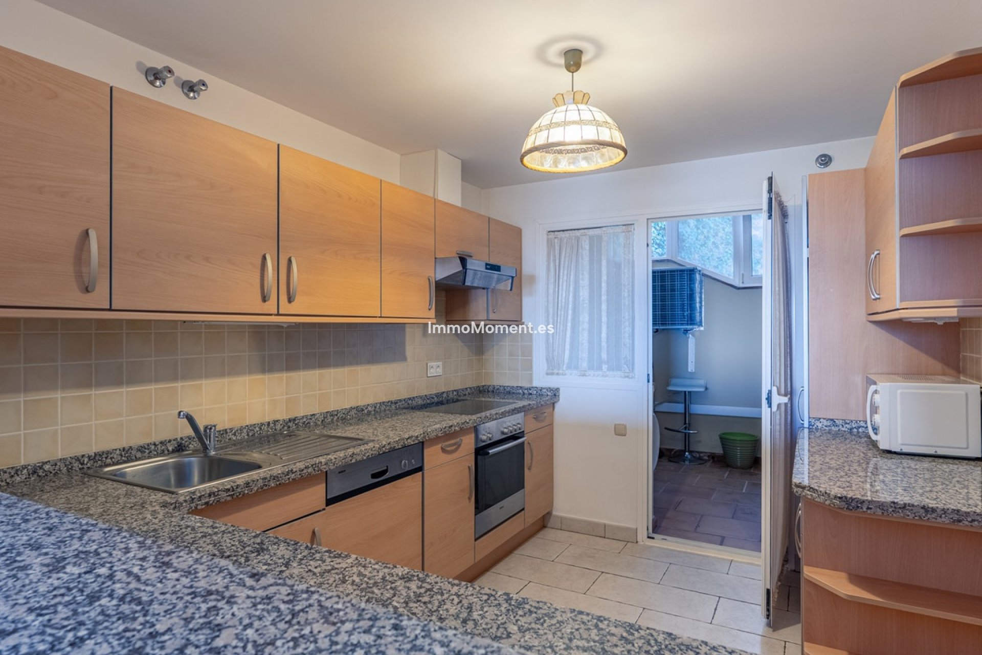 Resale - Apartment - Benahavís - Benahavís Centro