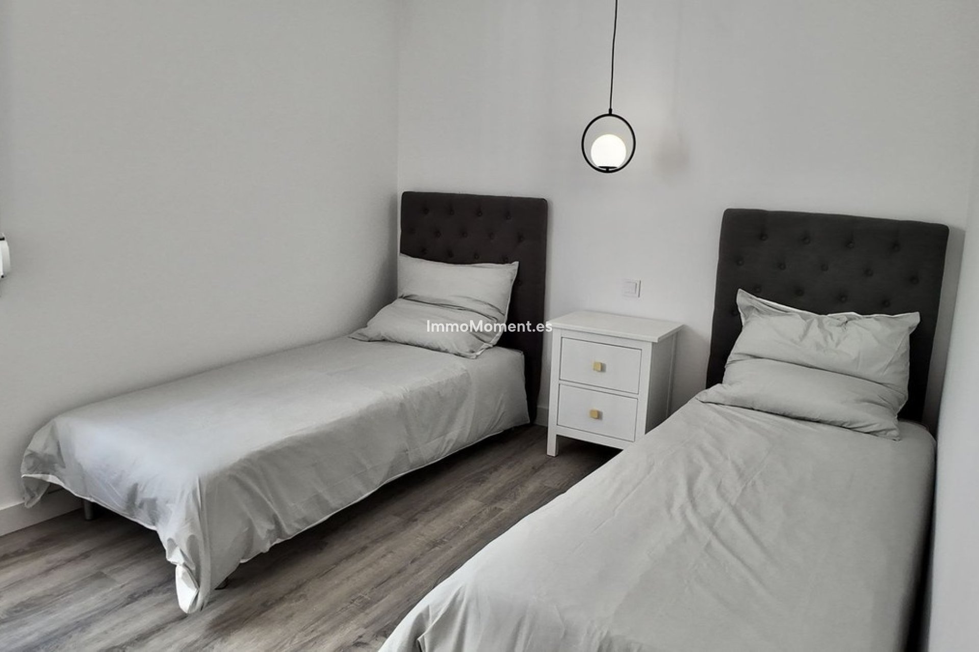 Resale - Apartment - Benahavís - Benahavís Centro