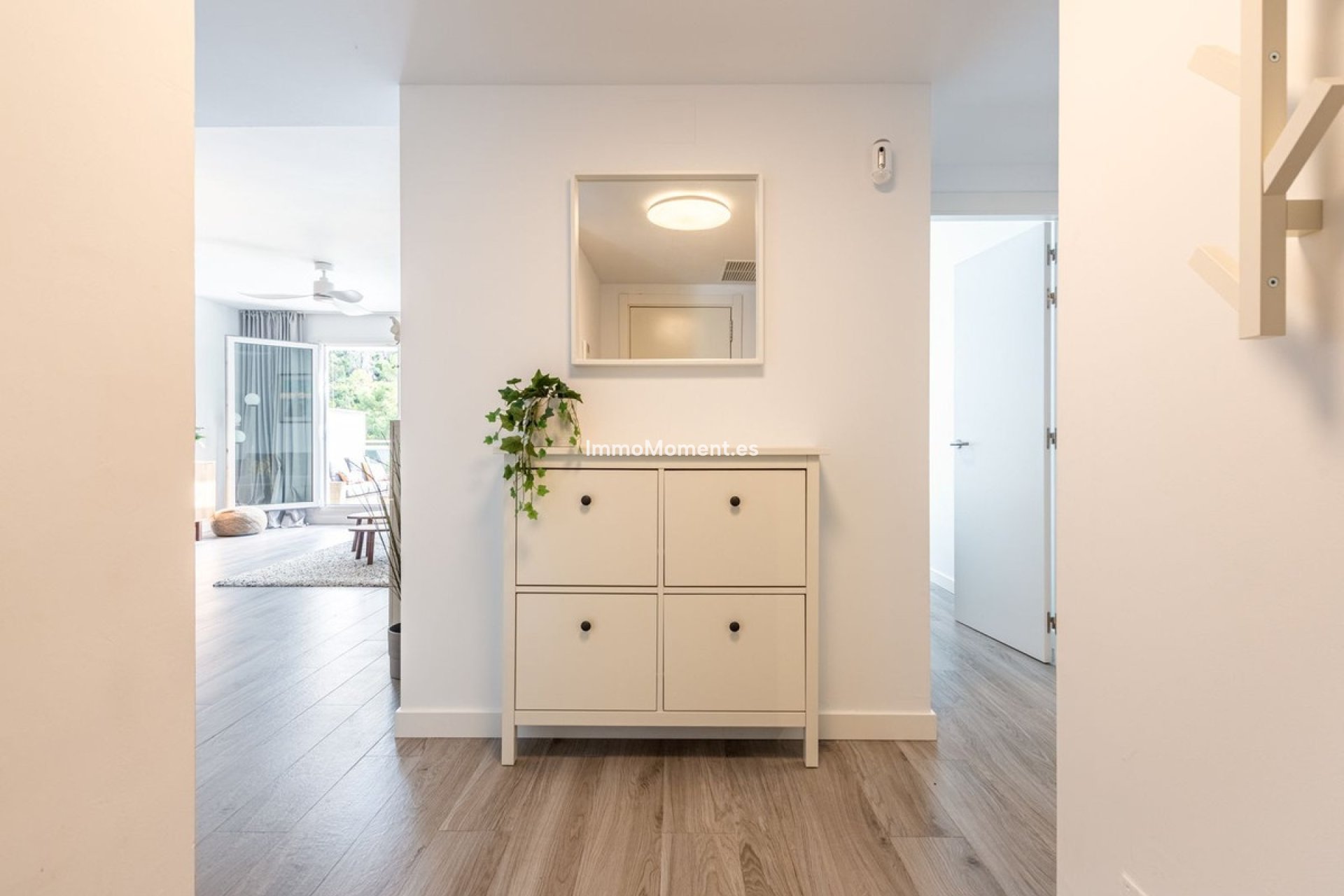 Resale - Apartment - Benahavís - Benahavís Centro