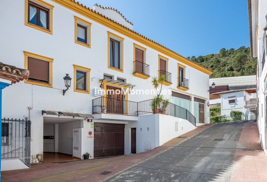 Resale - Apartment - Benahavís - Benahavís Centro