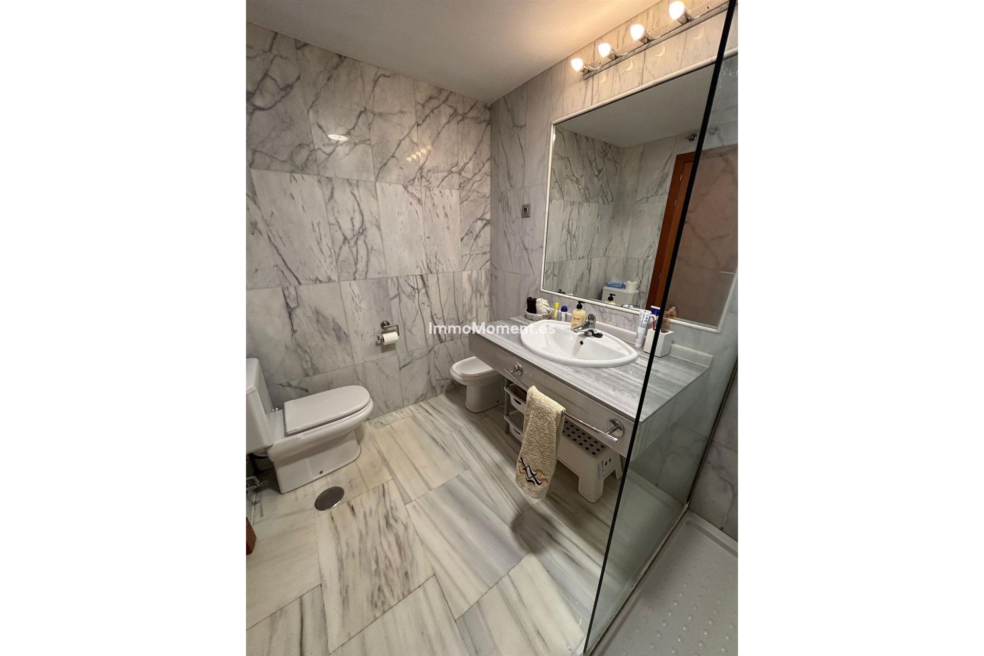 Resale - Apartment - Benahavís - Benahavís Centro