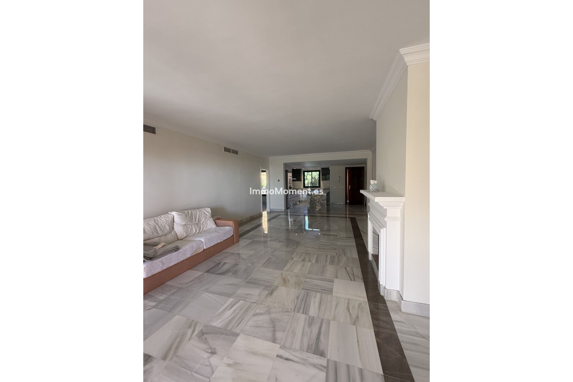 Resale - Apartment - Benahavís - Benahavís Centro