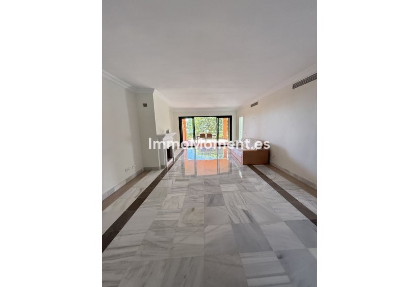 Resale - Apartment - Benahavís - Benahavís Centro