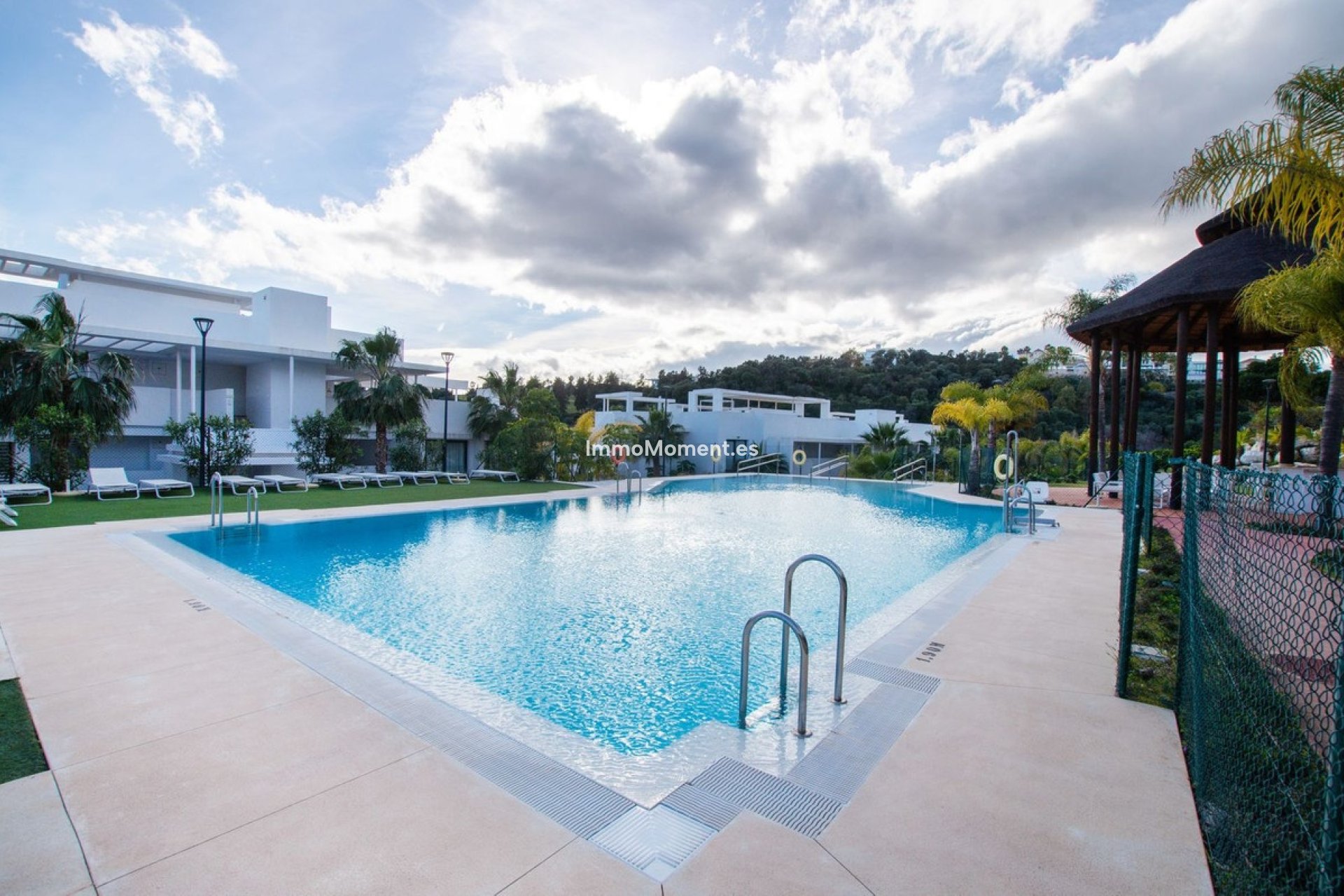 Resale - Apartment - Benahavís - Benahavís Centro