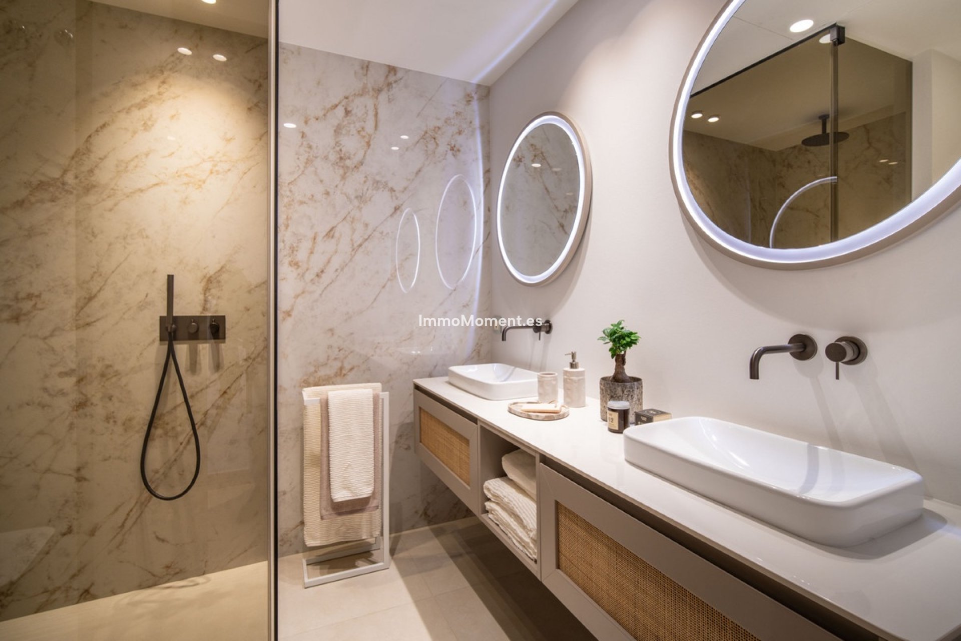 Resale - Apartment - Benahavís - Benahavís Centro